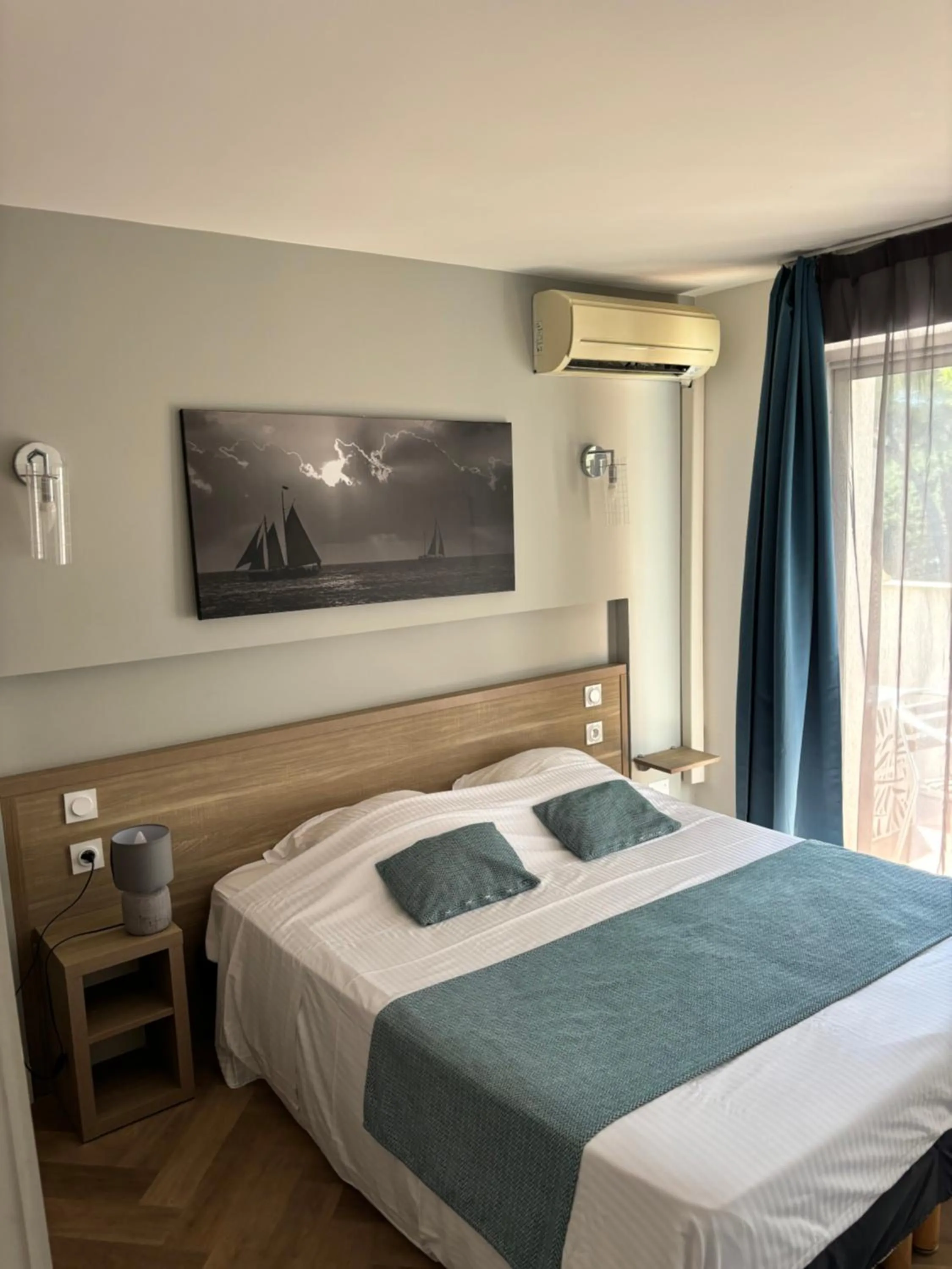 Bed in Hotel La Voile