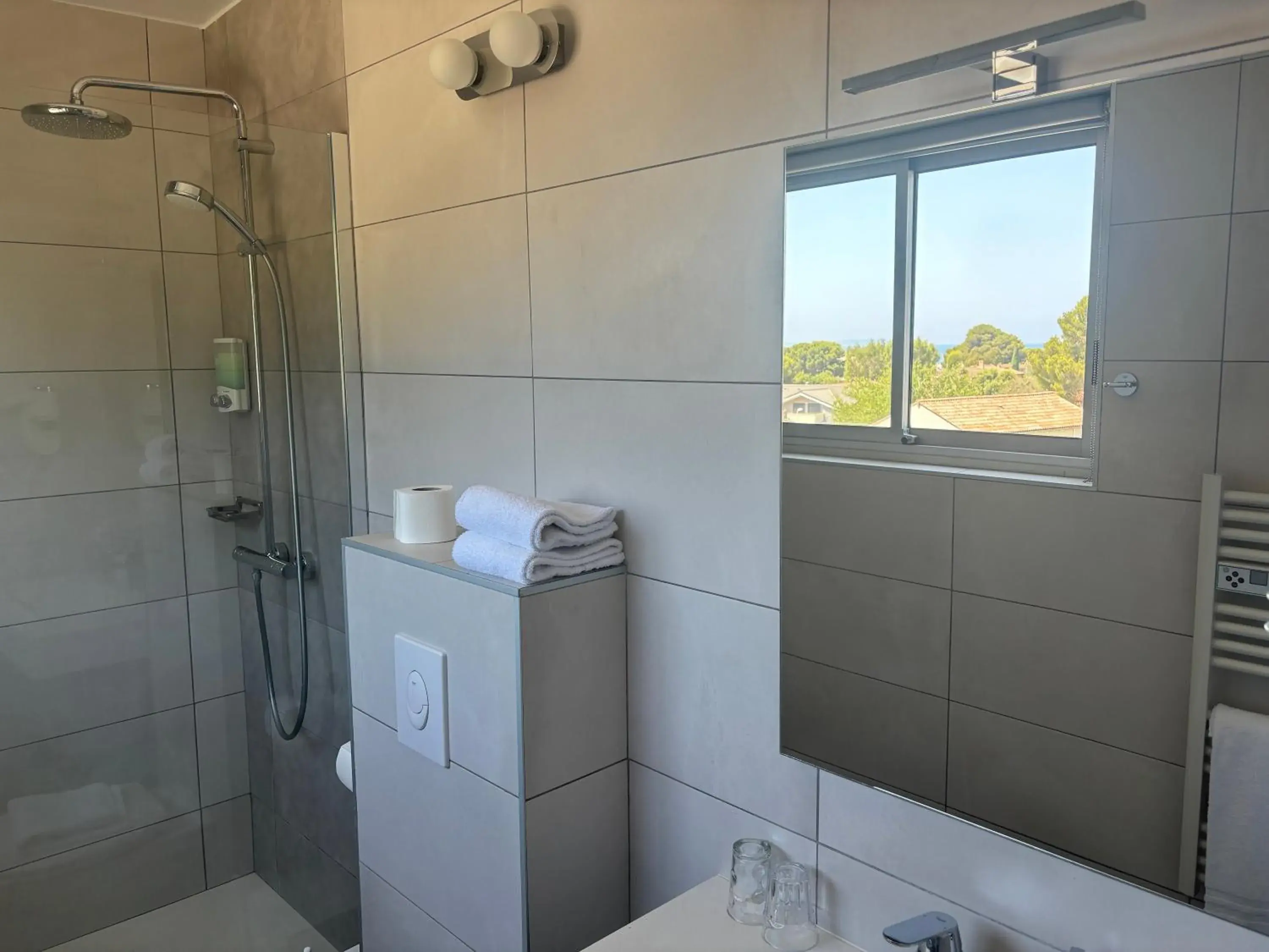 Triple Room with Terrace in Hotel La Voile Triple Room with Terrace in Hotel La Voile