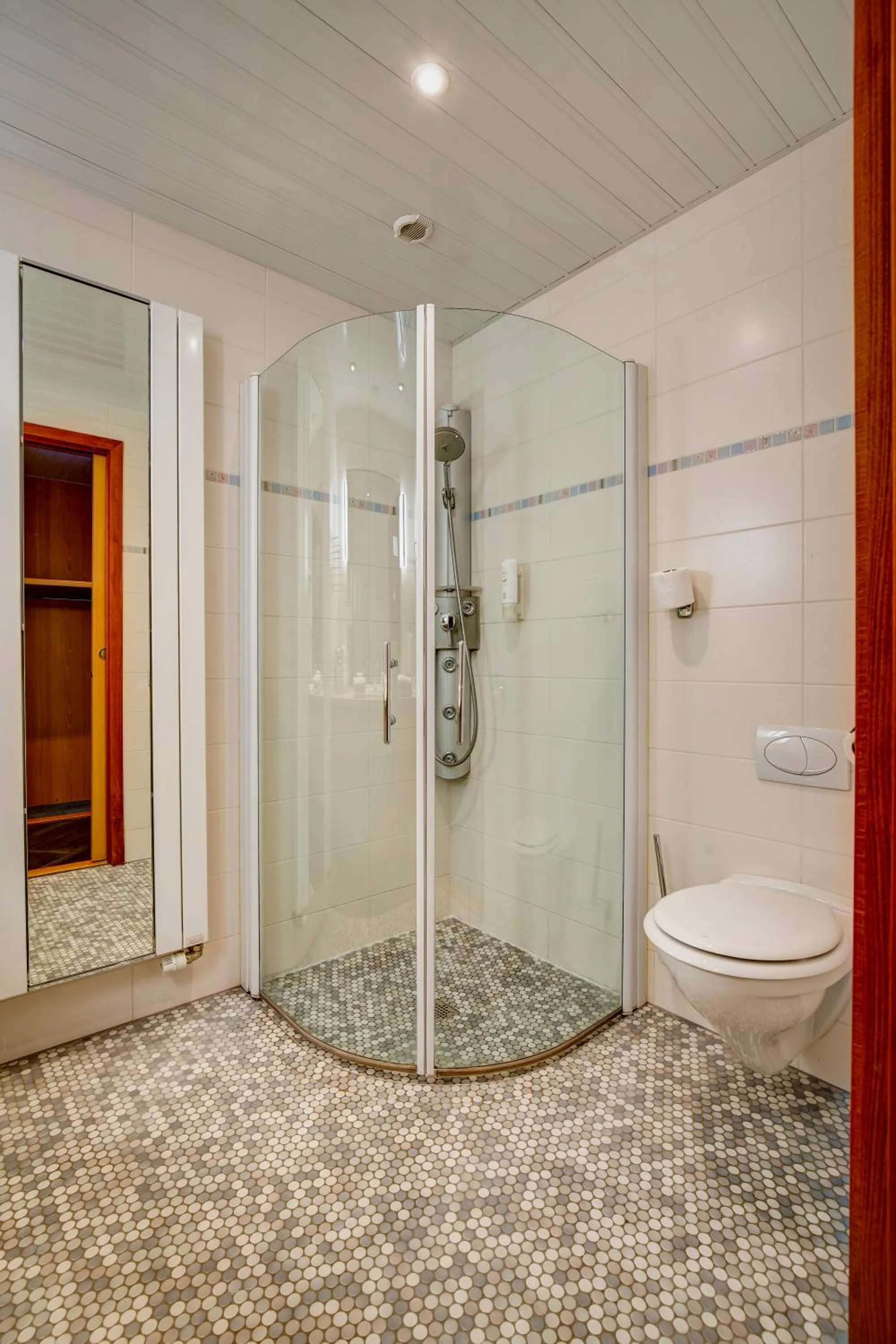 Shower in Kyriad Montbeliard Sochaux