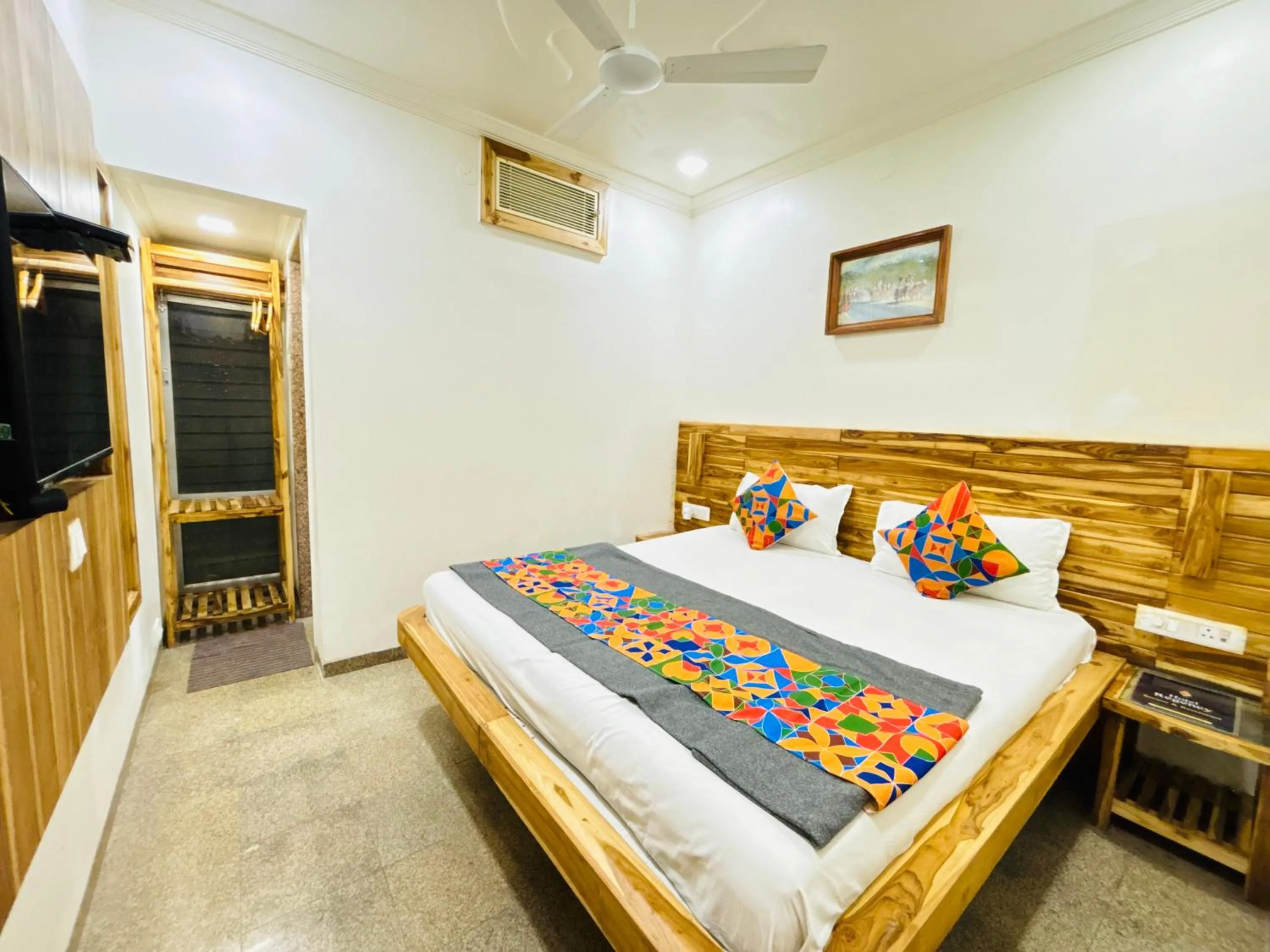 Bedroom, Bed in Hotel Regency