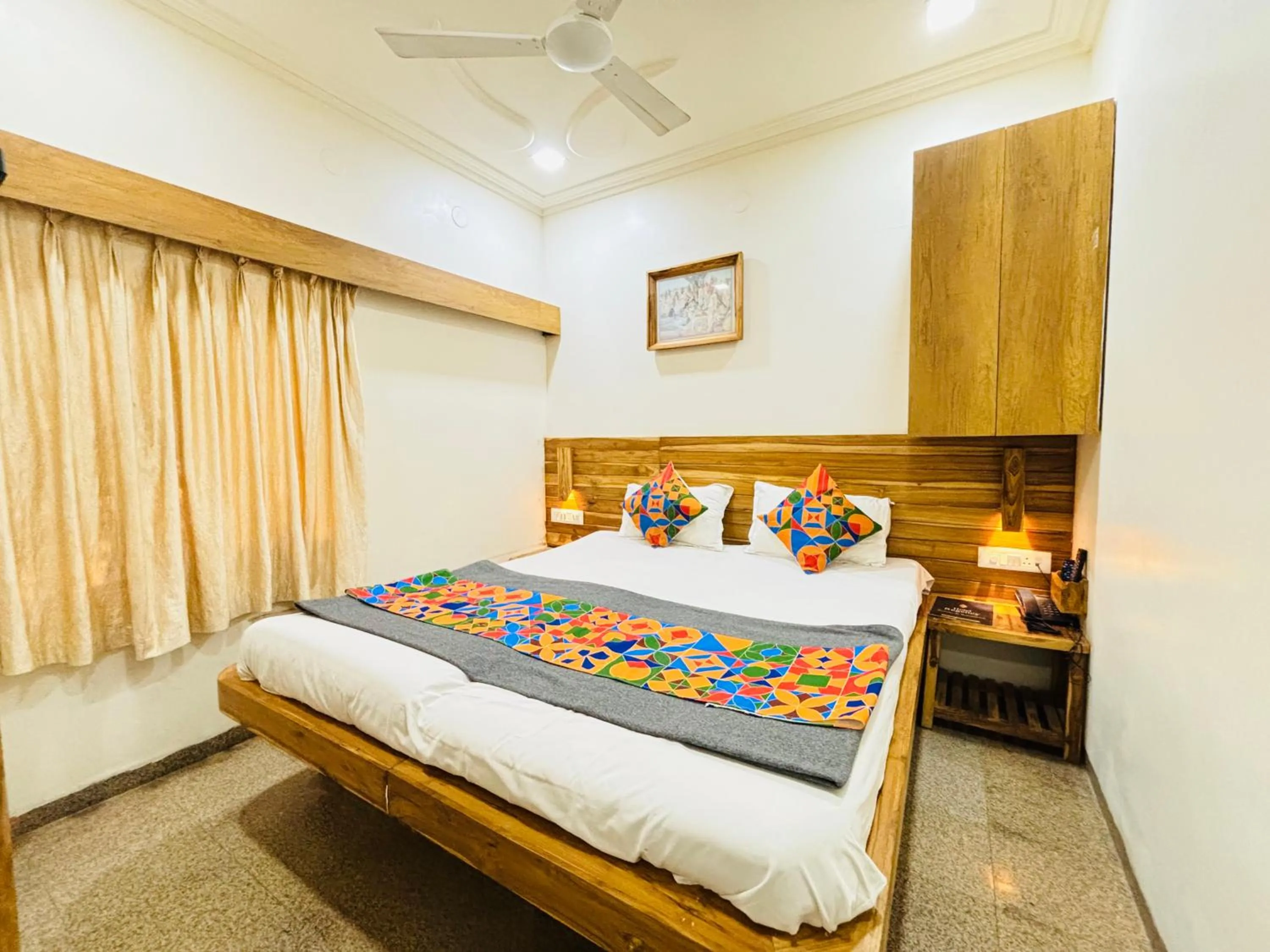 Bedroom, Bed in Hotel Regency