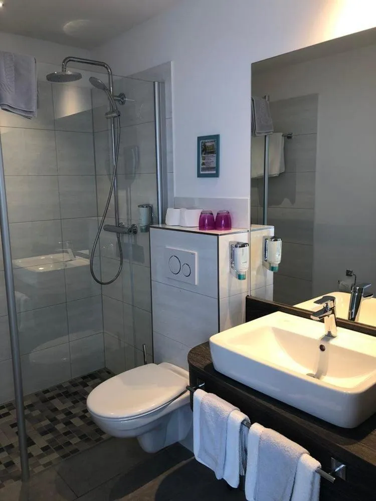 Bathroom in MarC5 Hotel Cadenberge