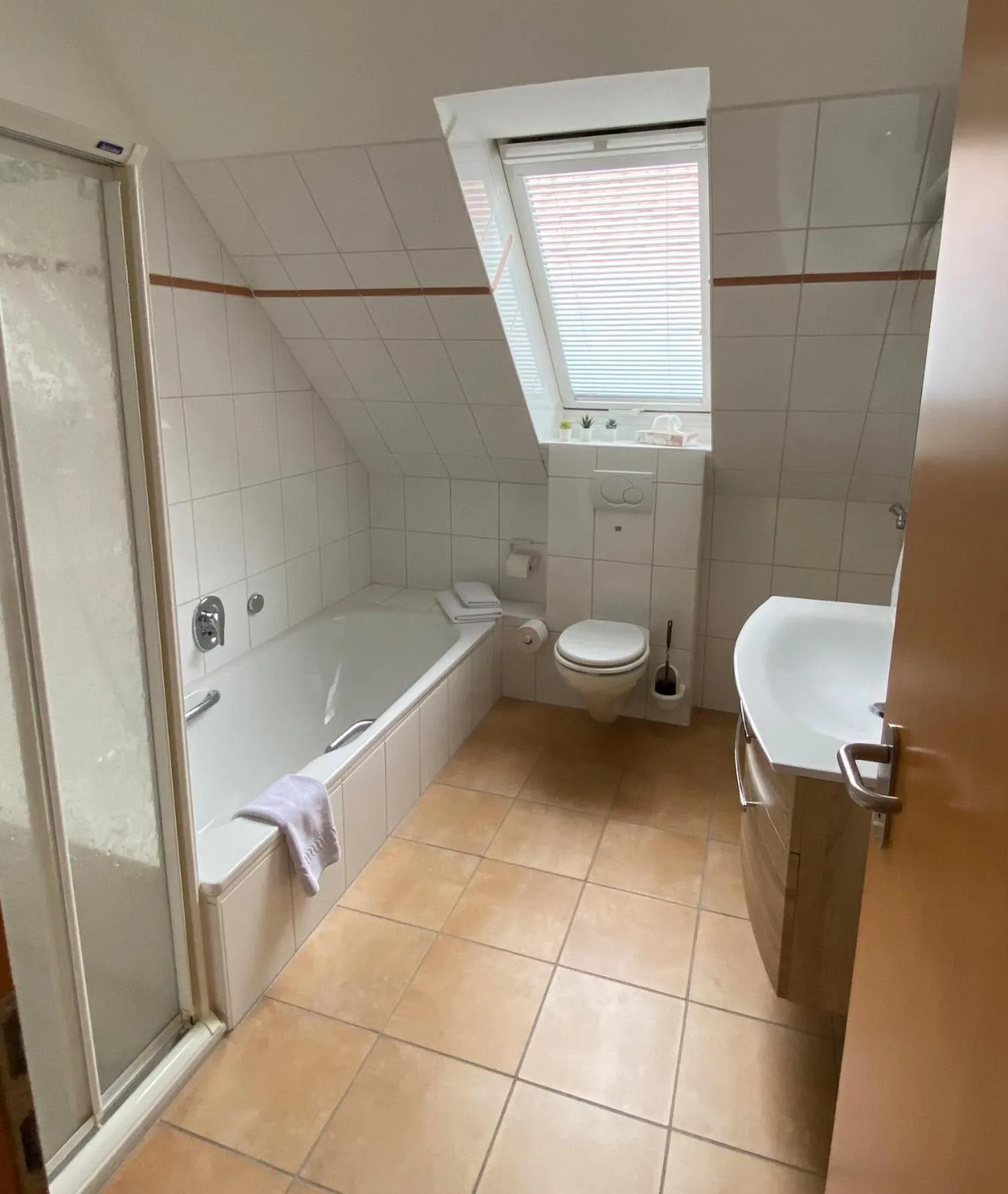 Shower in MarC5 Hotel Cadenberge