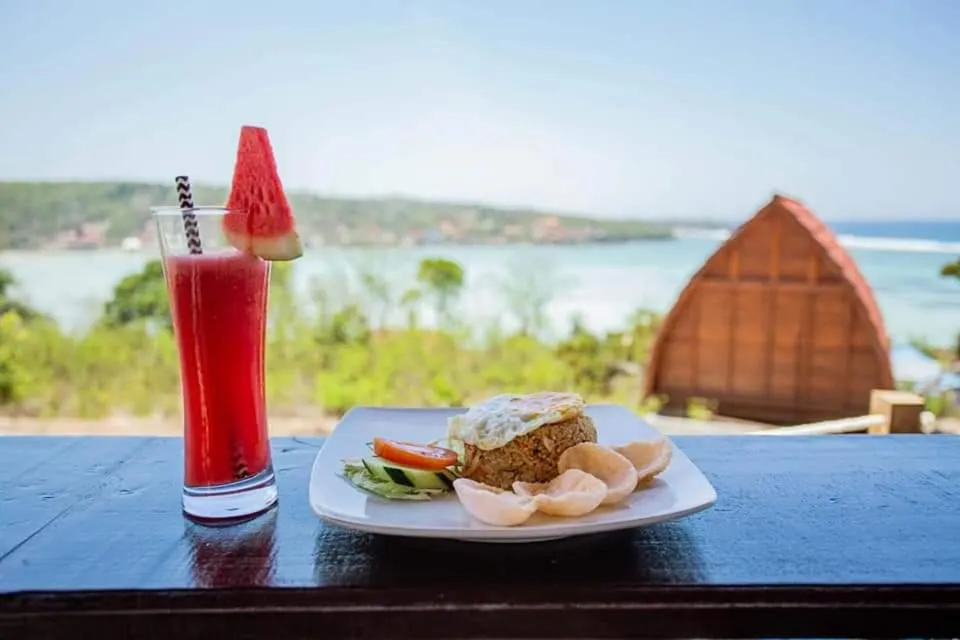 Breakfast in Ocean Paradise Cottage