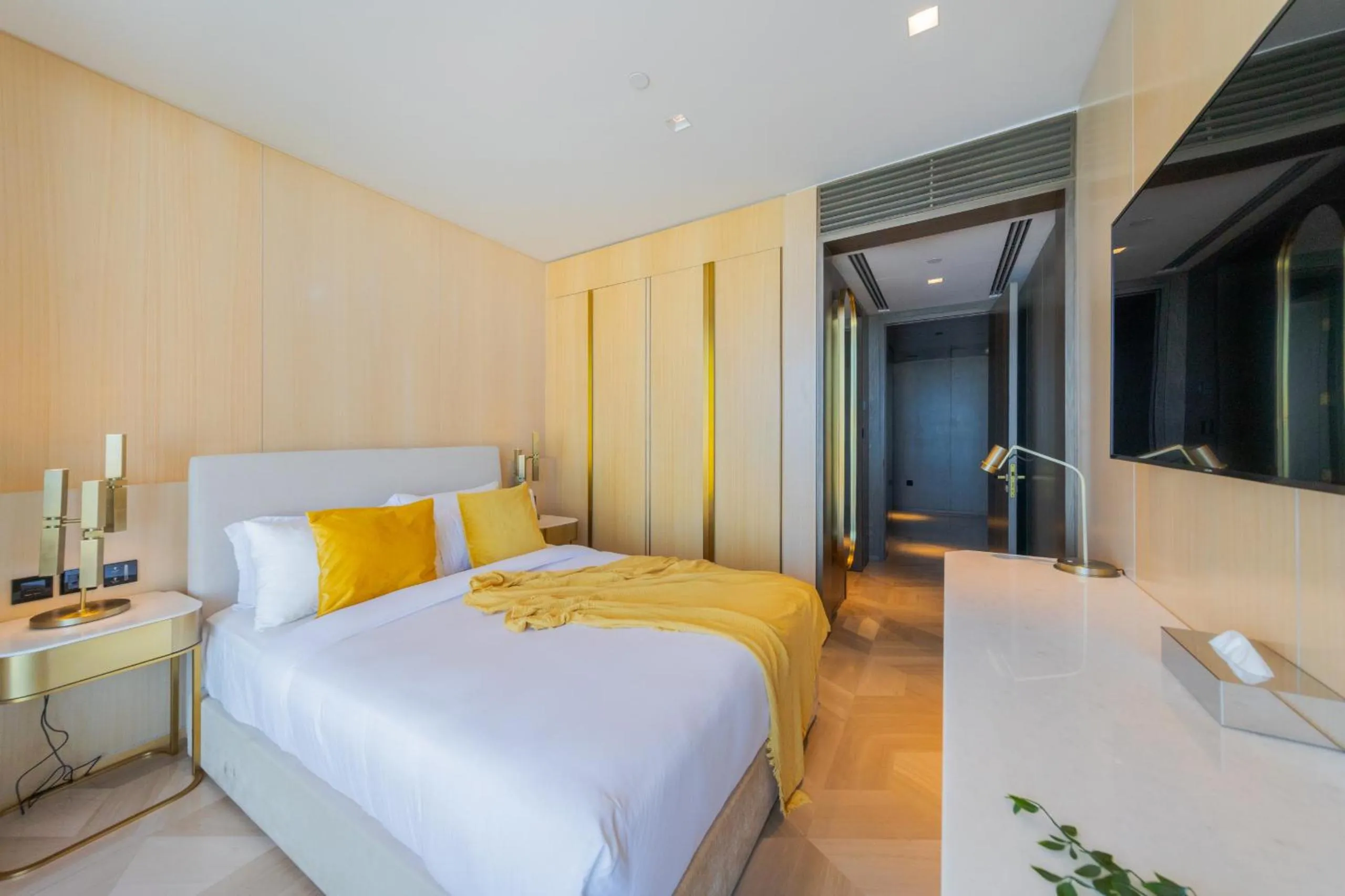 Bed in EDEN'S Homes & Villas - FIVE Palm Residences