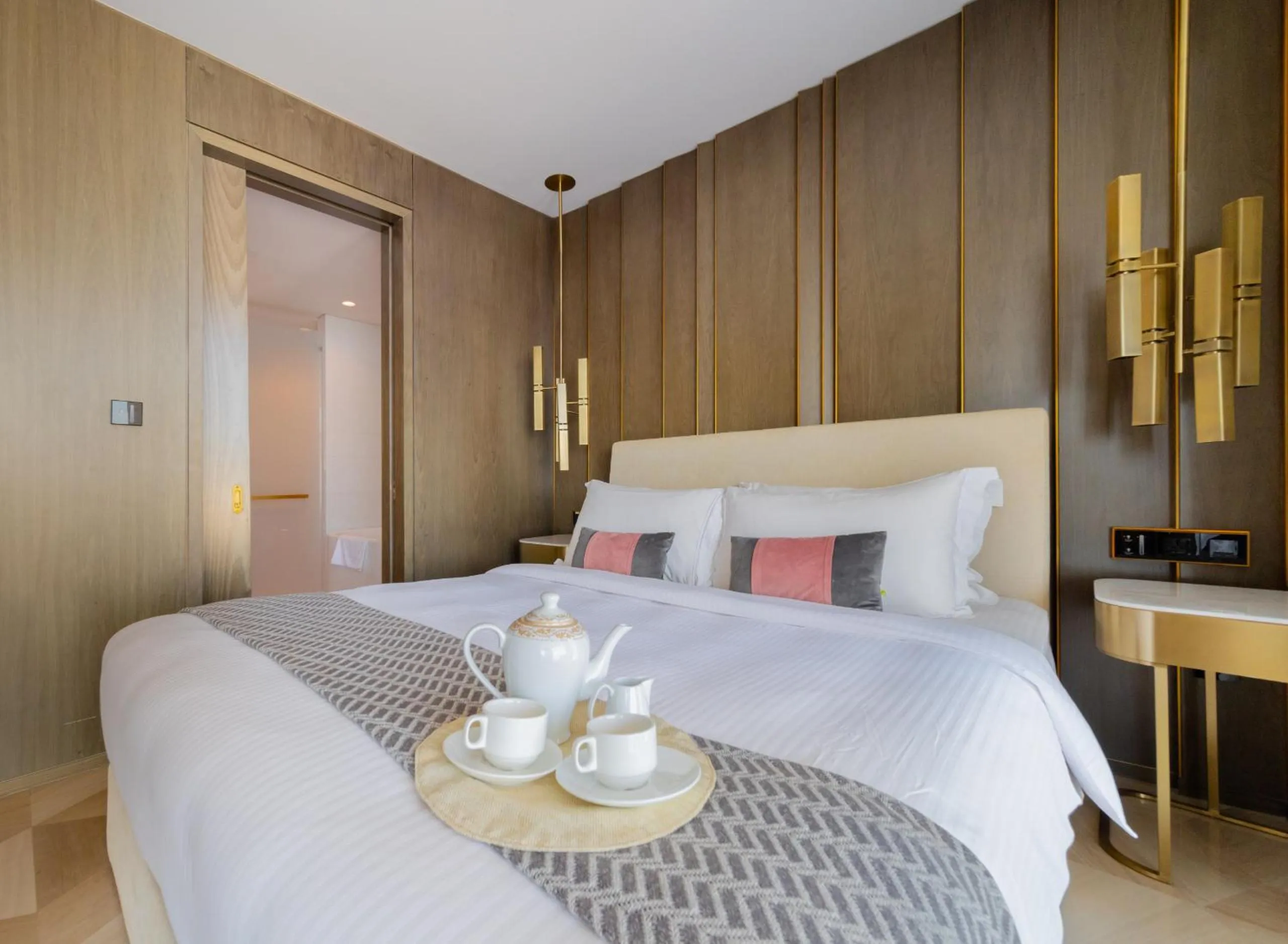 Bed in EDEN'S Homes & Villas - FIVE Palm Residences