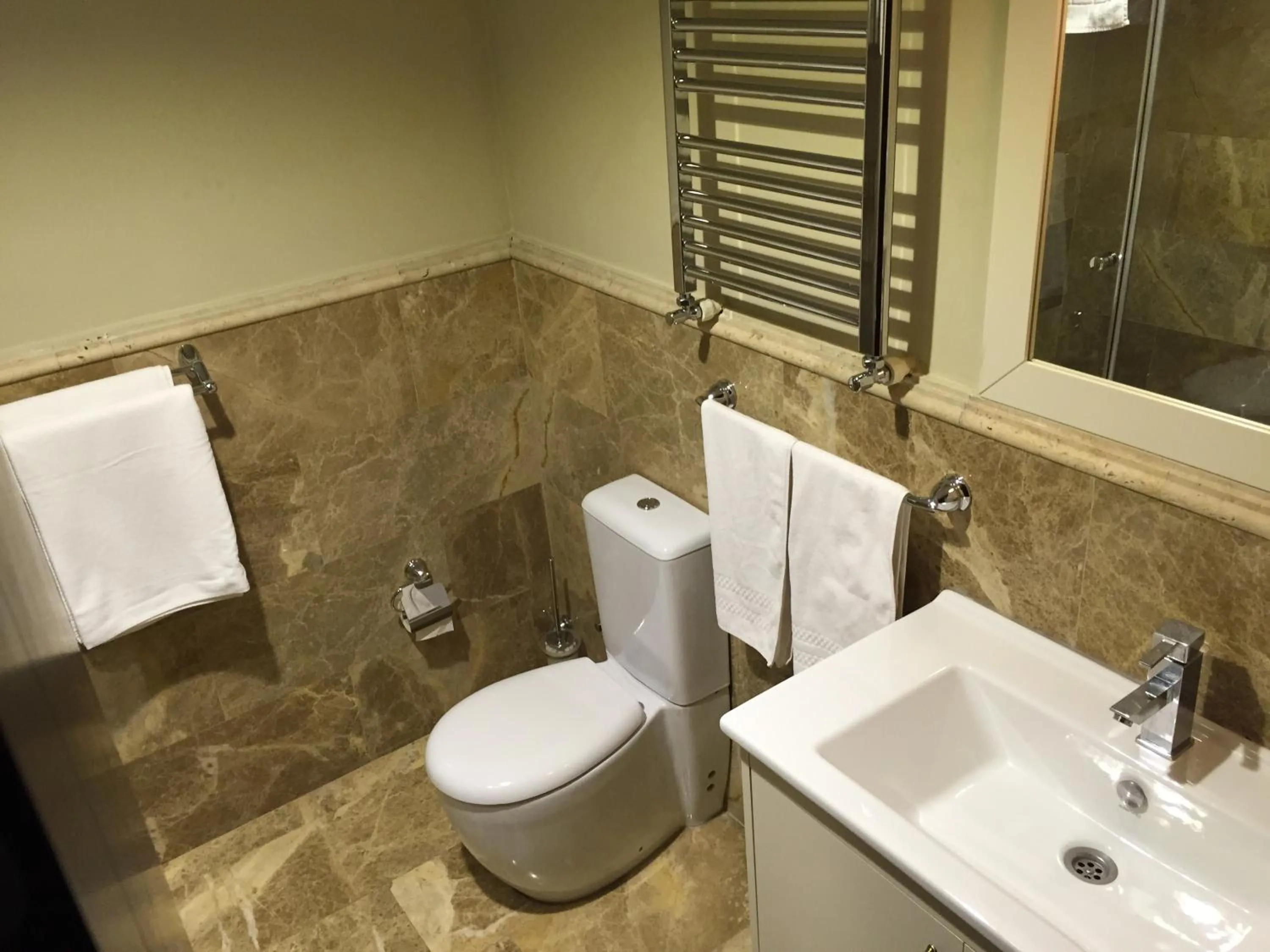 Bathroom in Kadikoy Park Suites