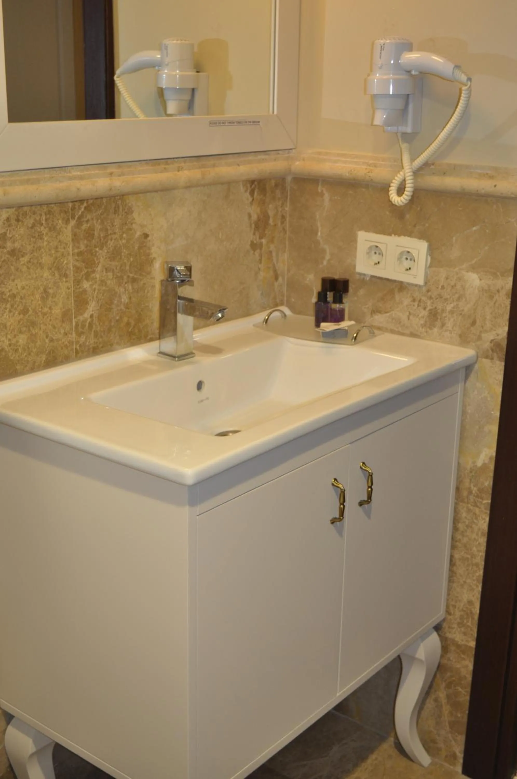 Bathroom in Kadikoy Park Suites