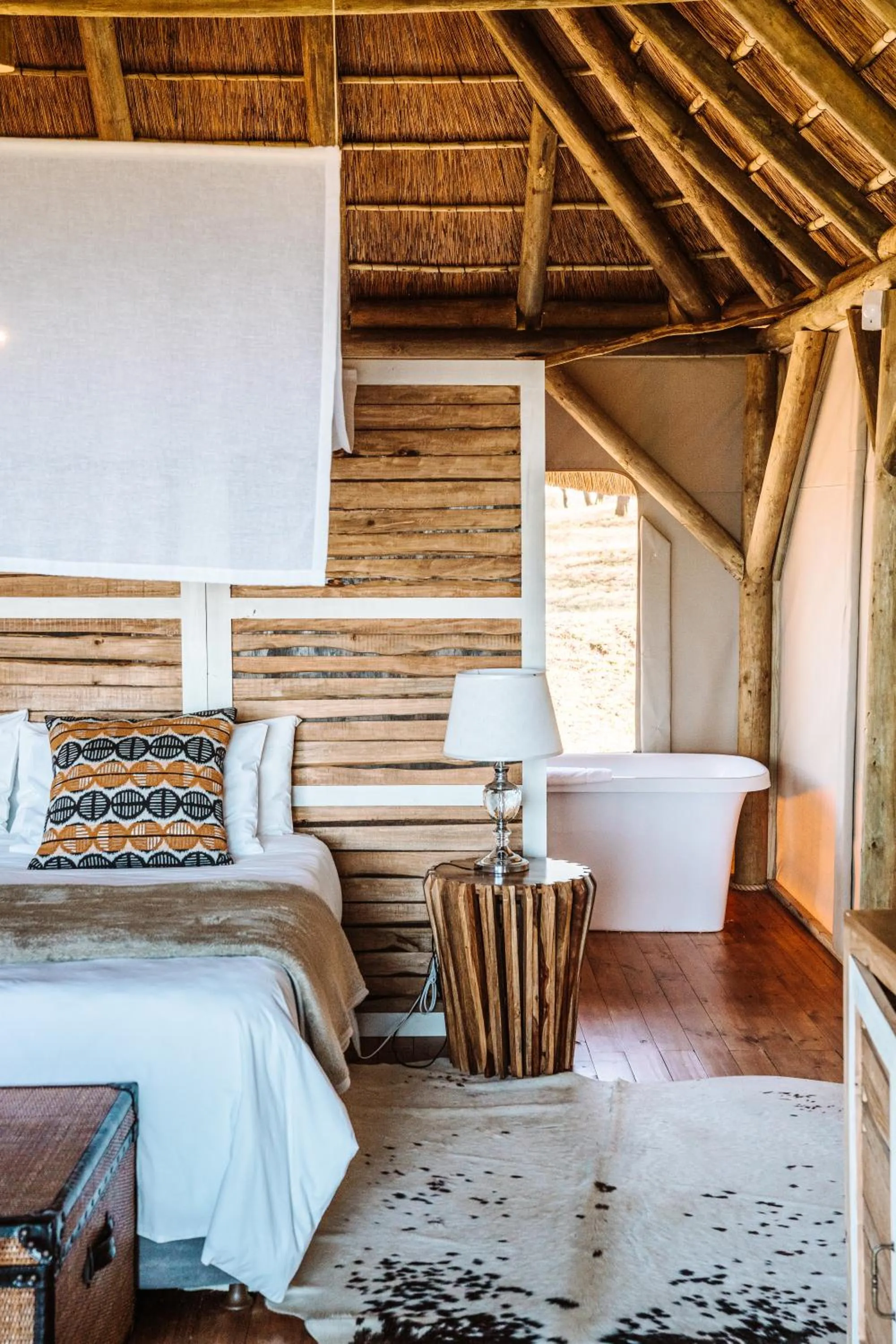 Photo of the whole room, Bed in Jbay Zebra Lodge