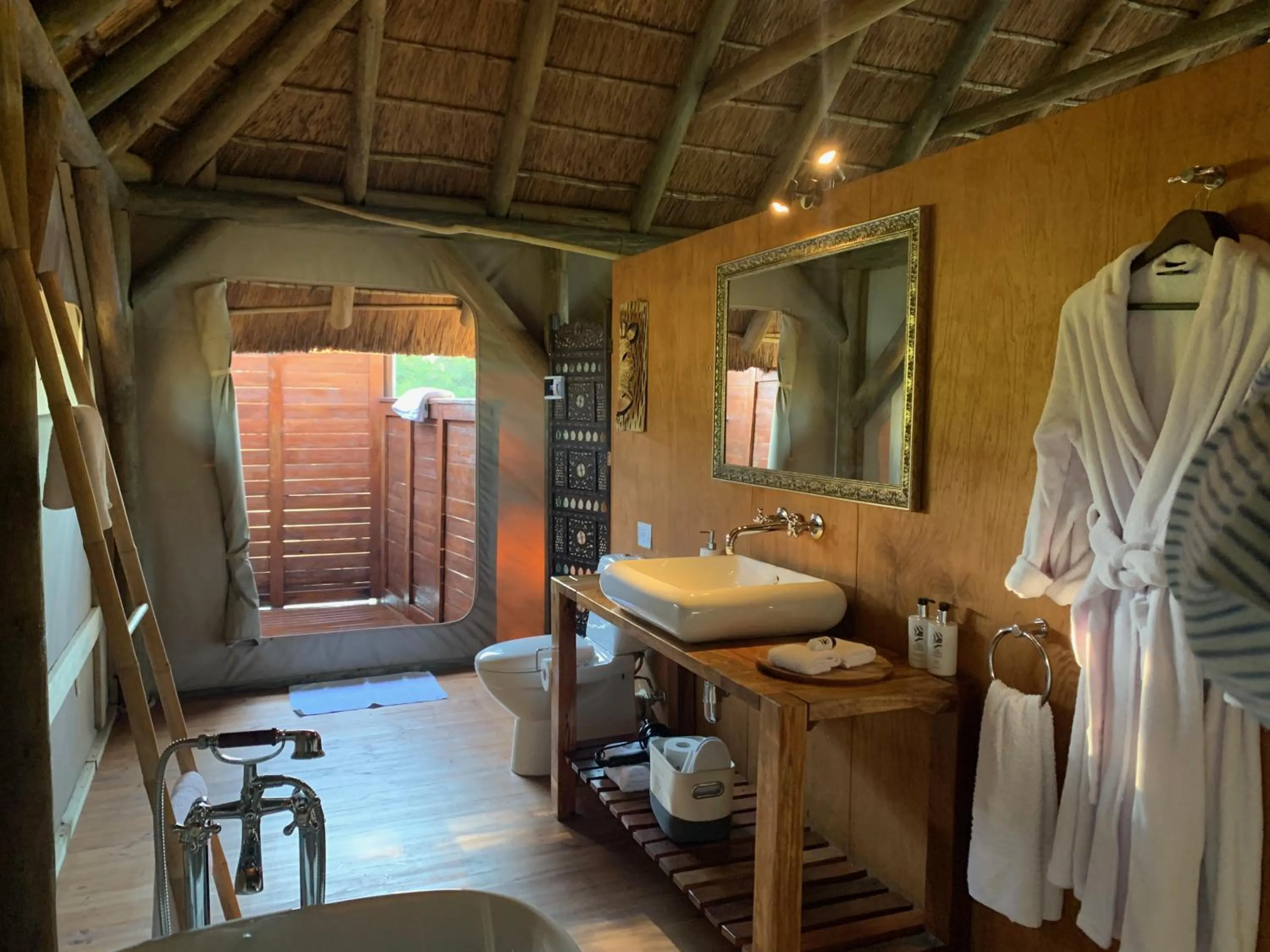 Bathroom in Jbay Zebra Lodge
