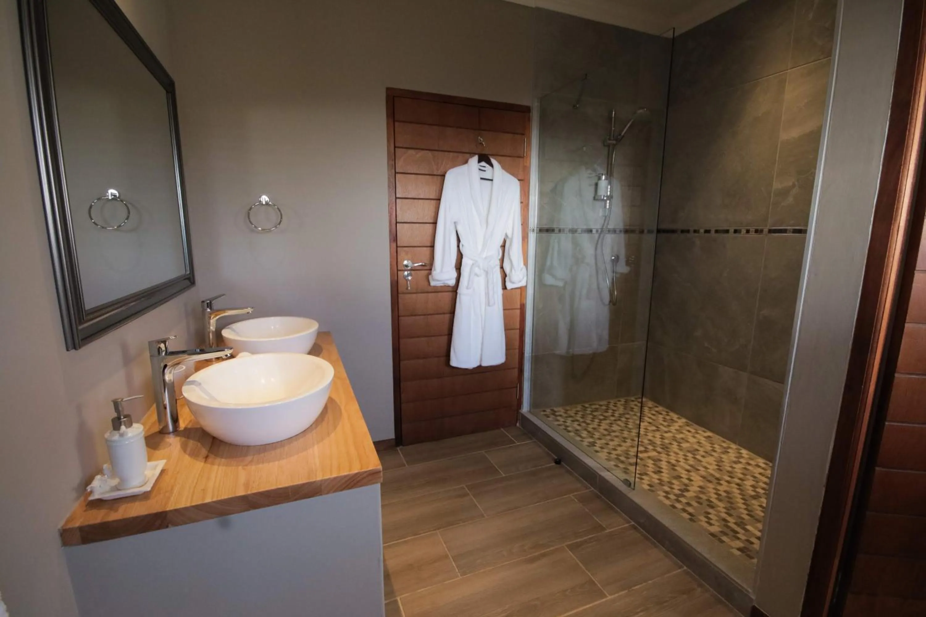 Shower in Jbay Zebra Lodge