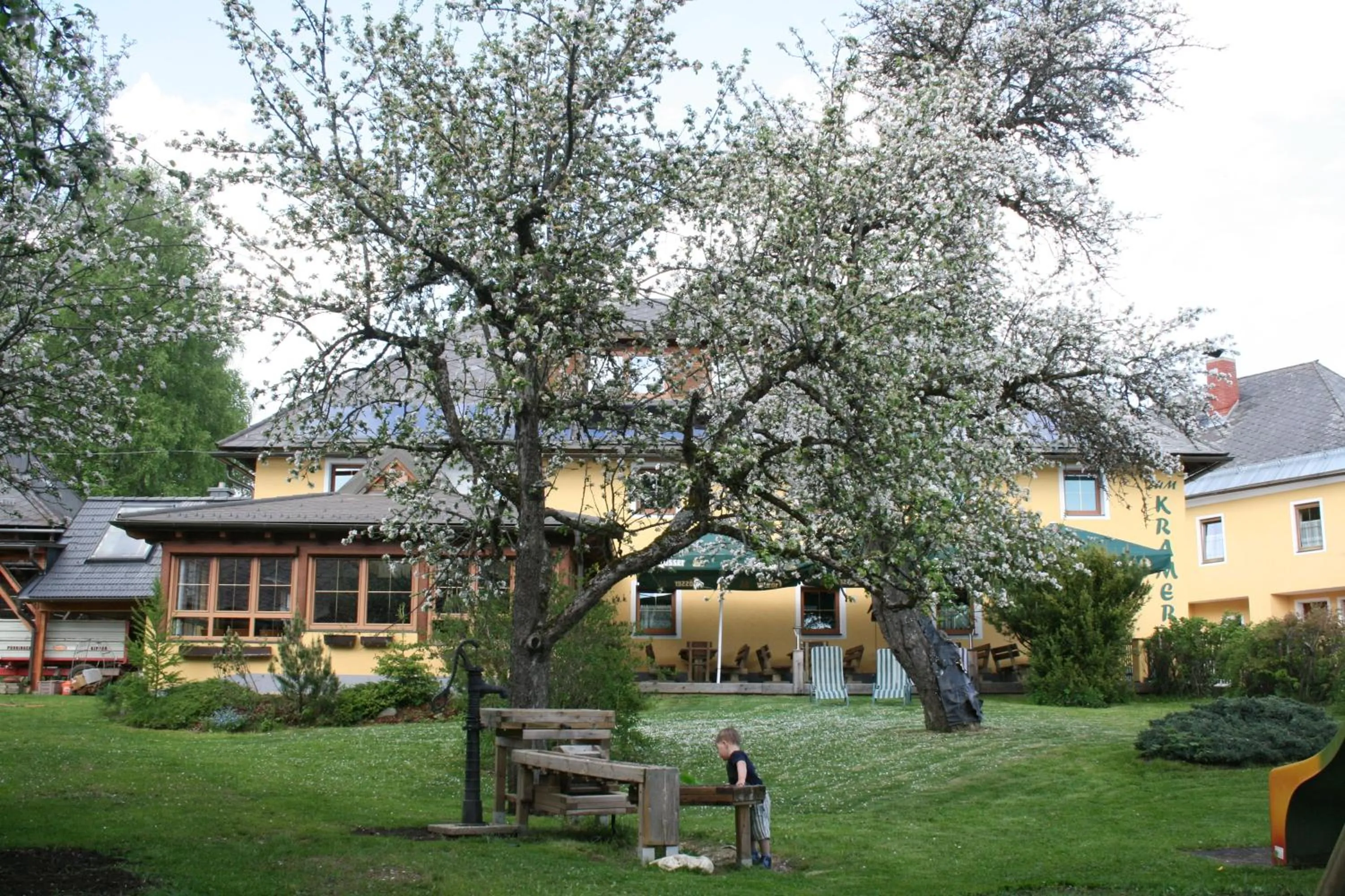 Facade/entrance in Gasthof Zum Kramer