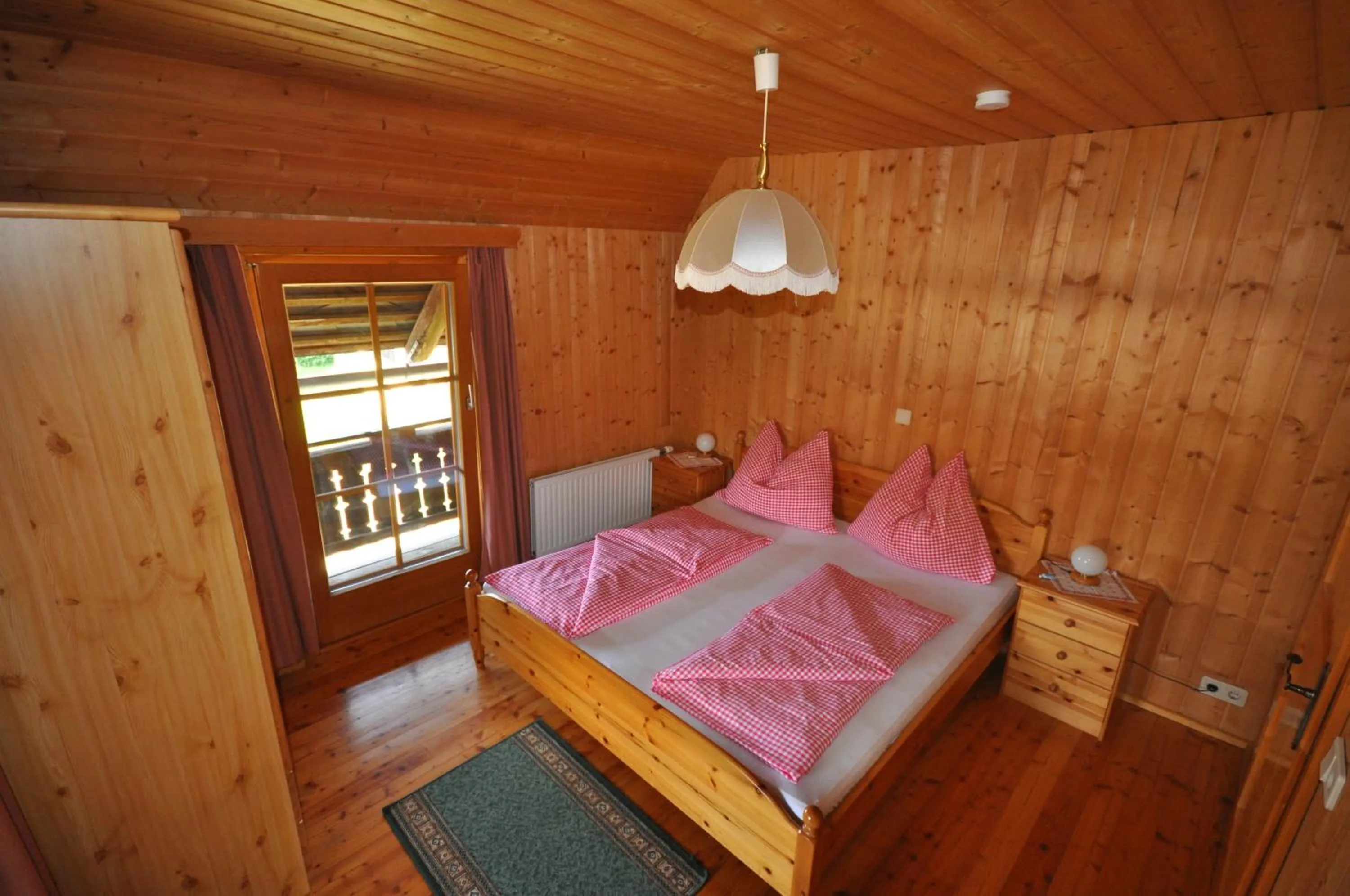 Photo of the whole room, Bed in Gasthof Zum Kramer