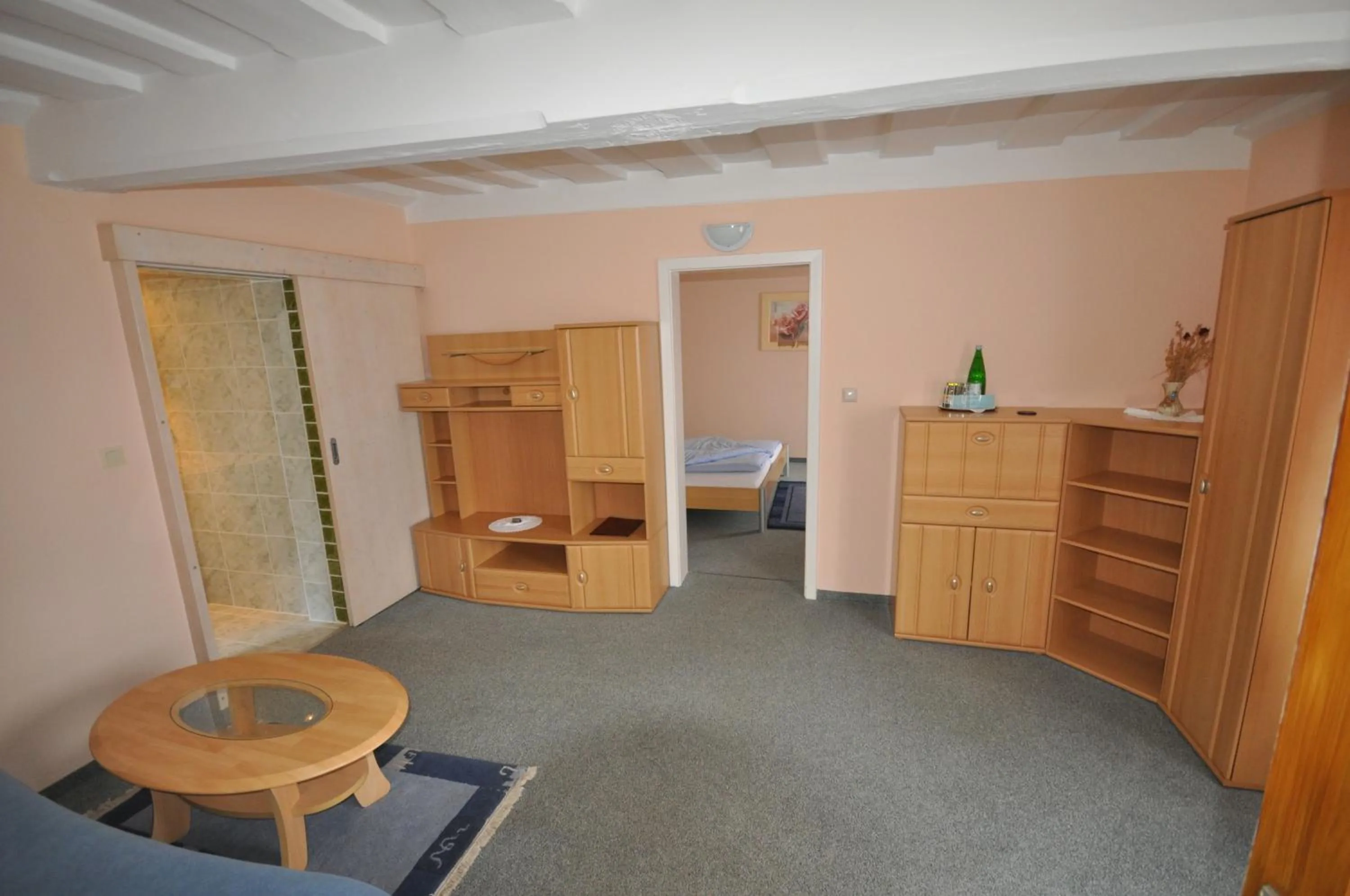 Photo of the whole room, Bed in Gasthof Zum Kramer