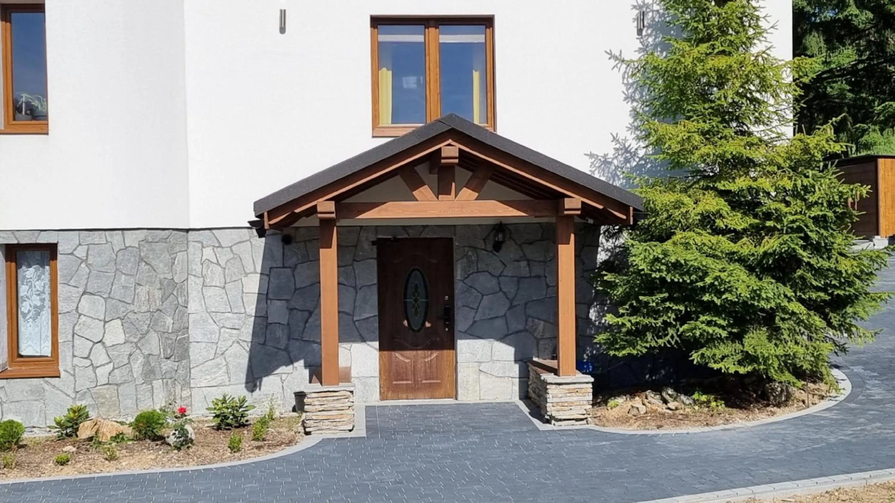 Facade/entrance in Rezydencja Barrettski