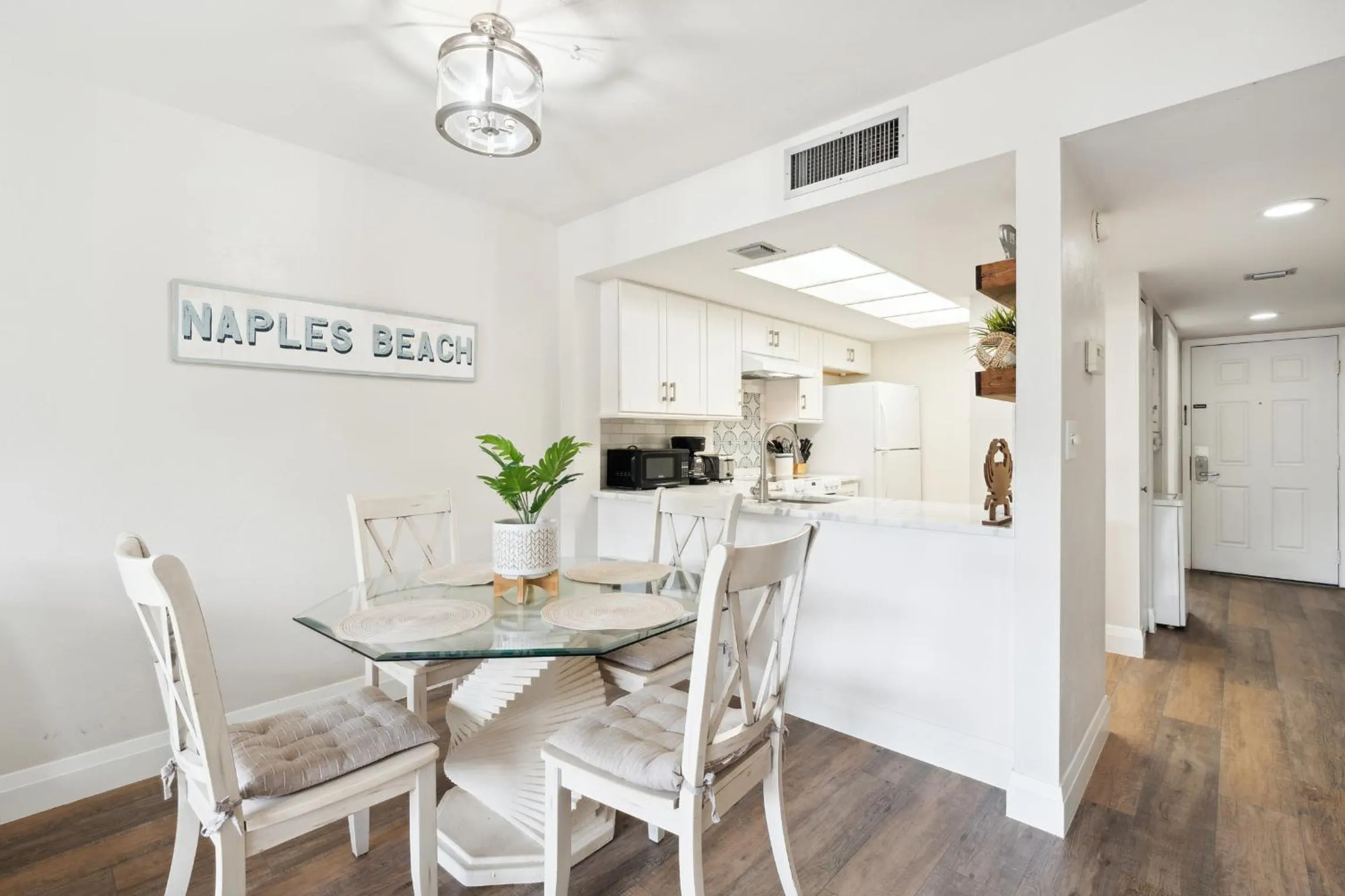 Dining area in Park Shore Resort by Mike Z Rentals