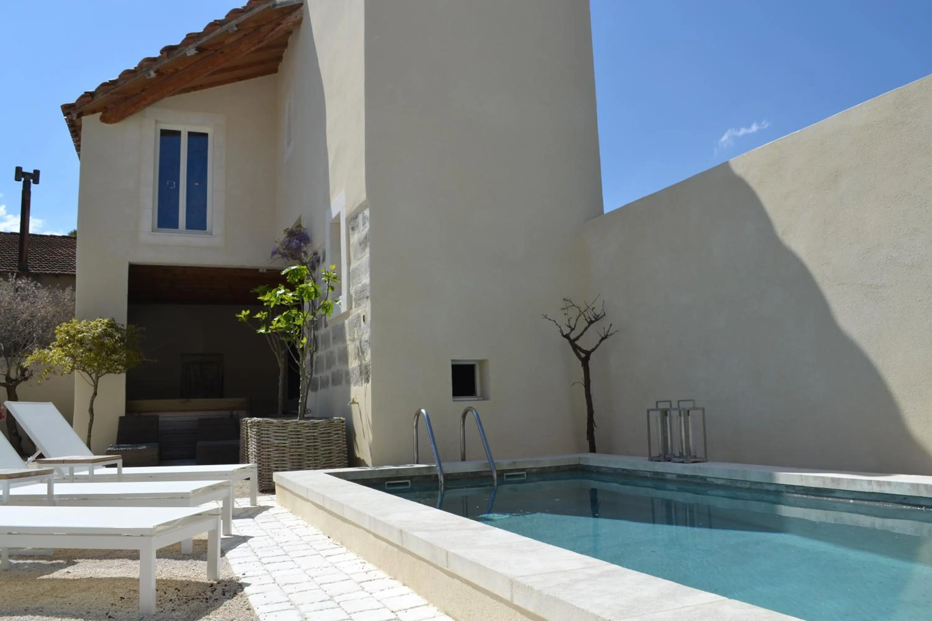 Property building in Mas À l'Improviste