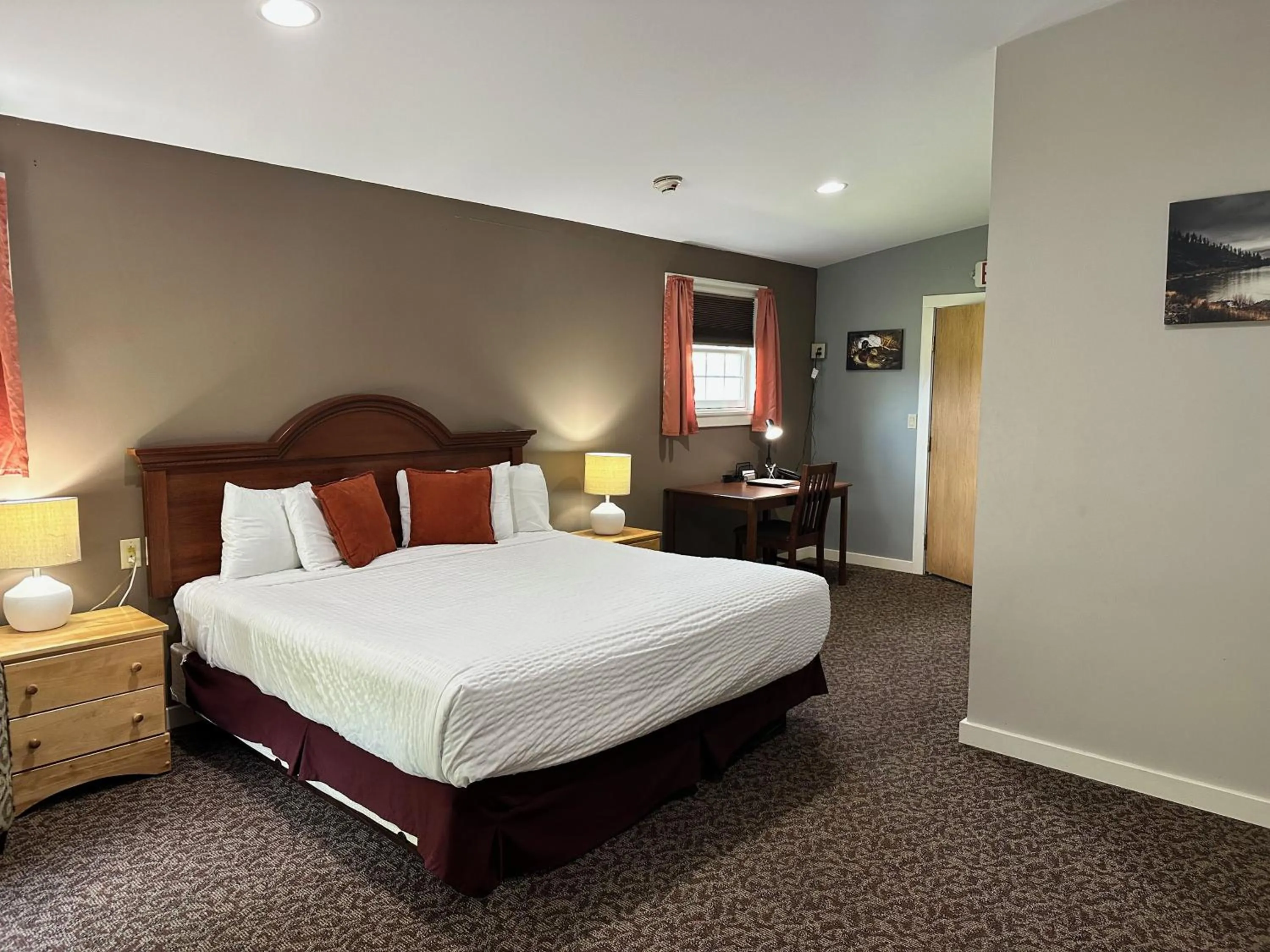 Bedroom, Bed in Ivey's Motor Lodge