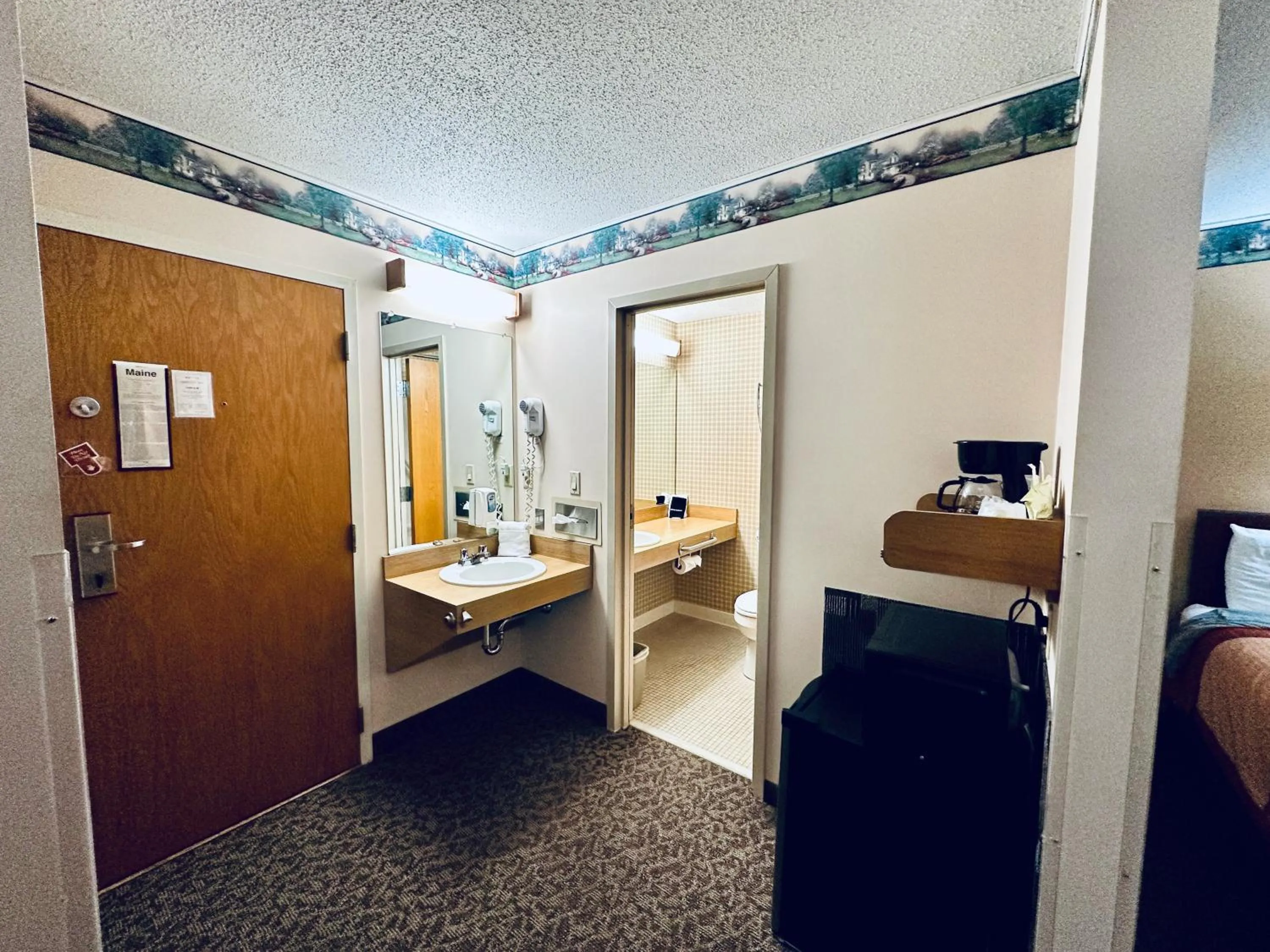 Bathroom in Ivey's Motor Lodge