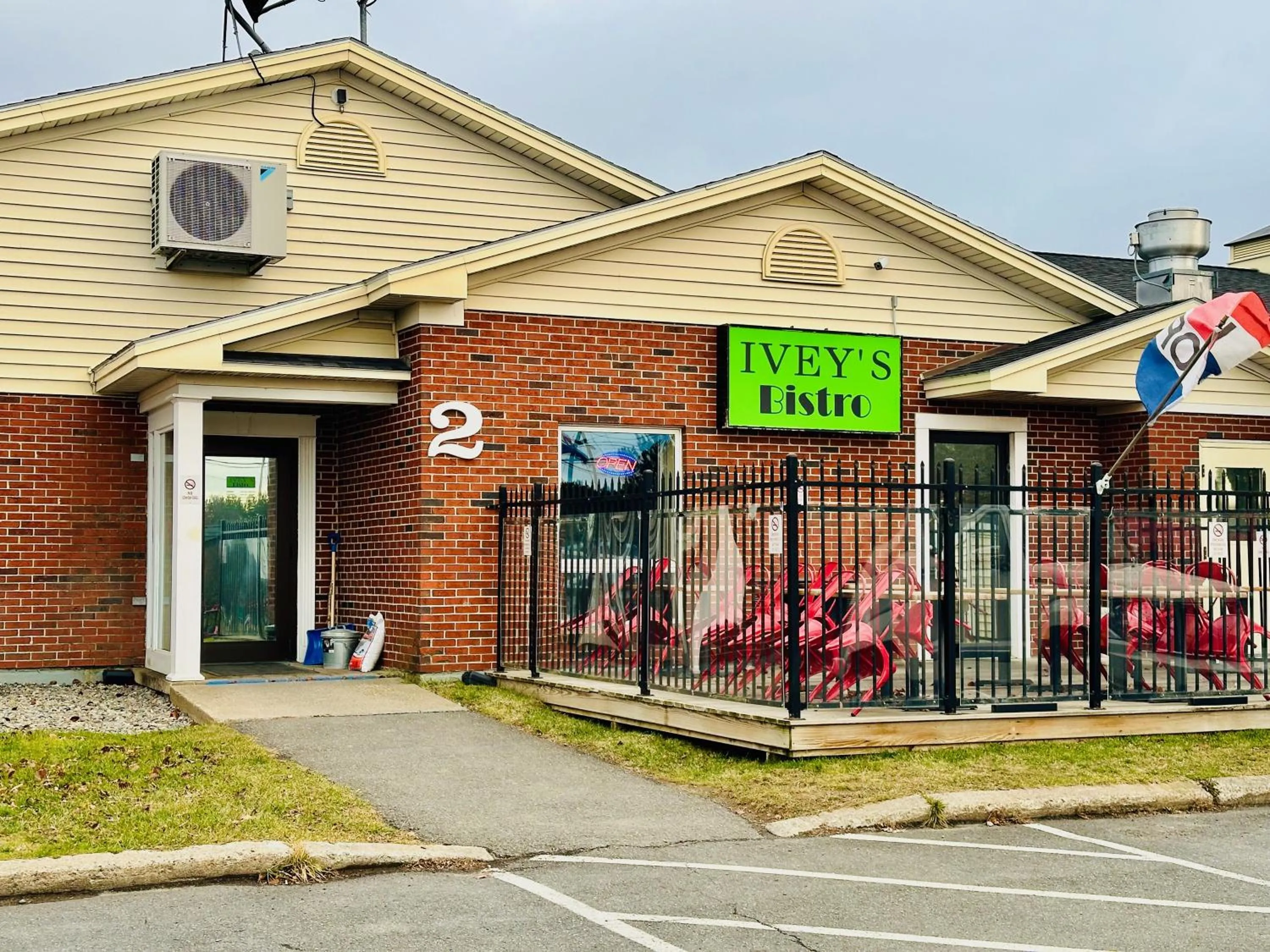 Restaurant/places to eat in Ivey's Motor Lodge