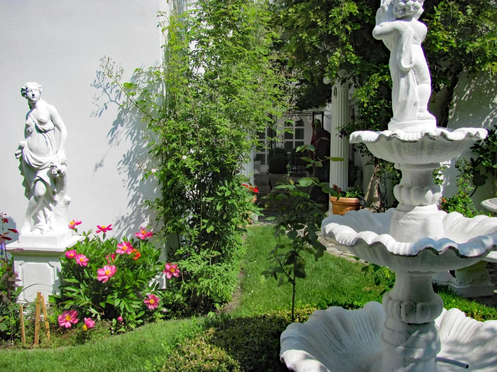 Property building in Apartment Storchenfärbe