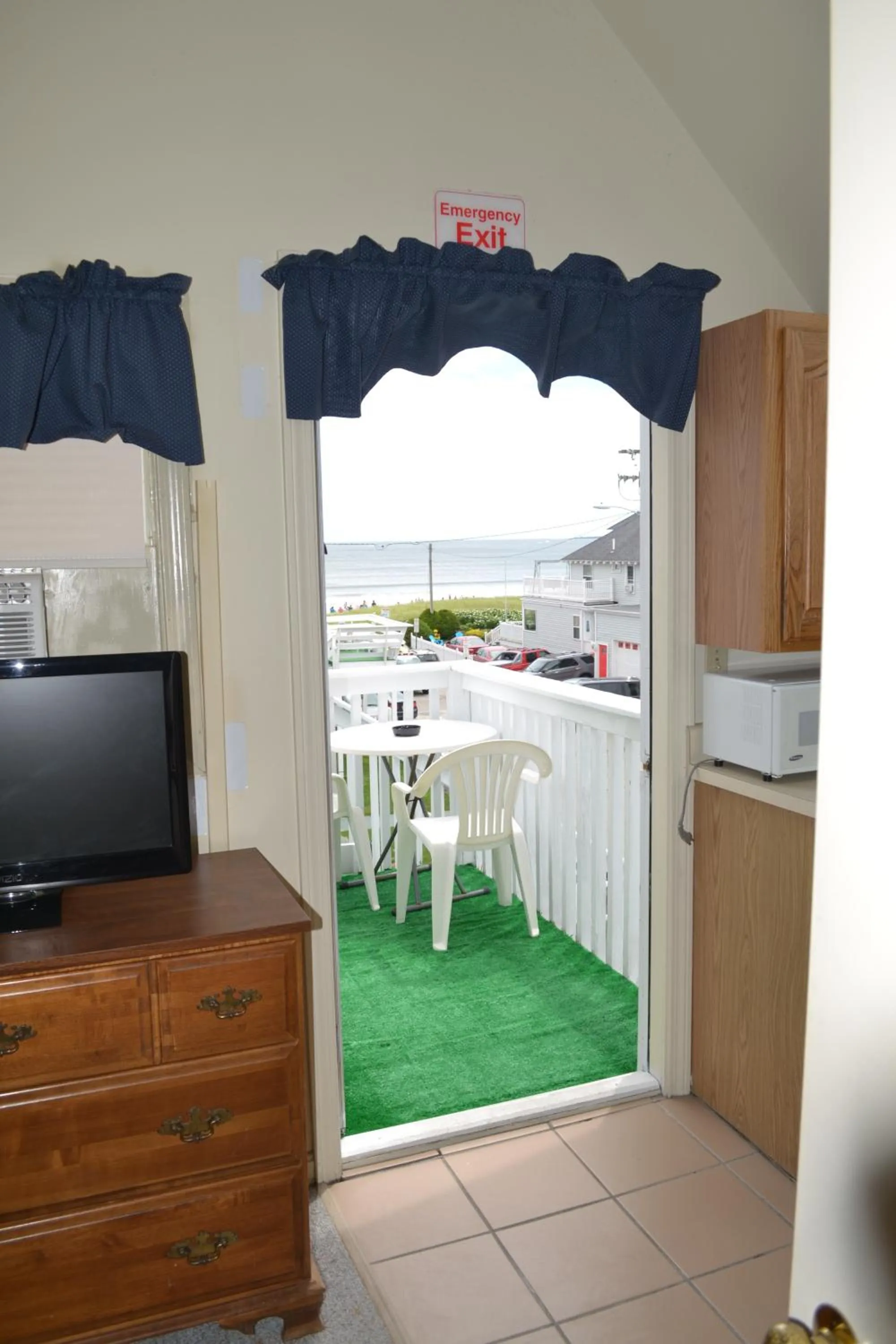 Day in The New Oceanic Inn