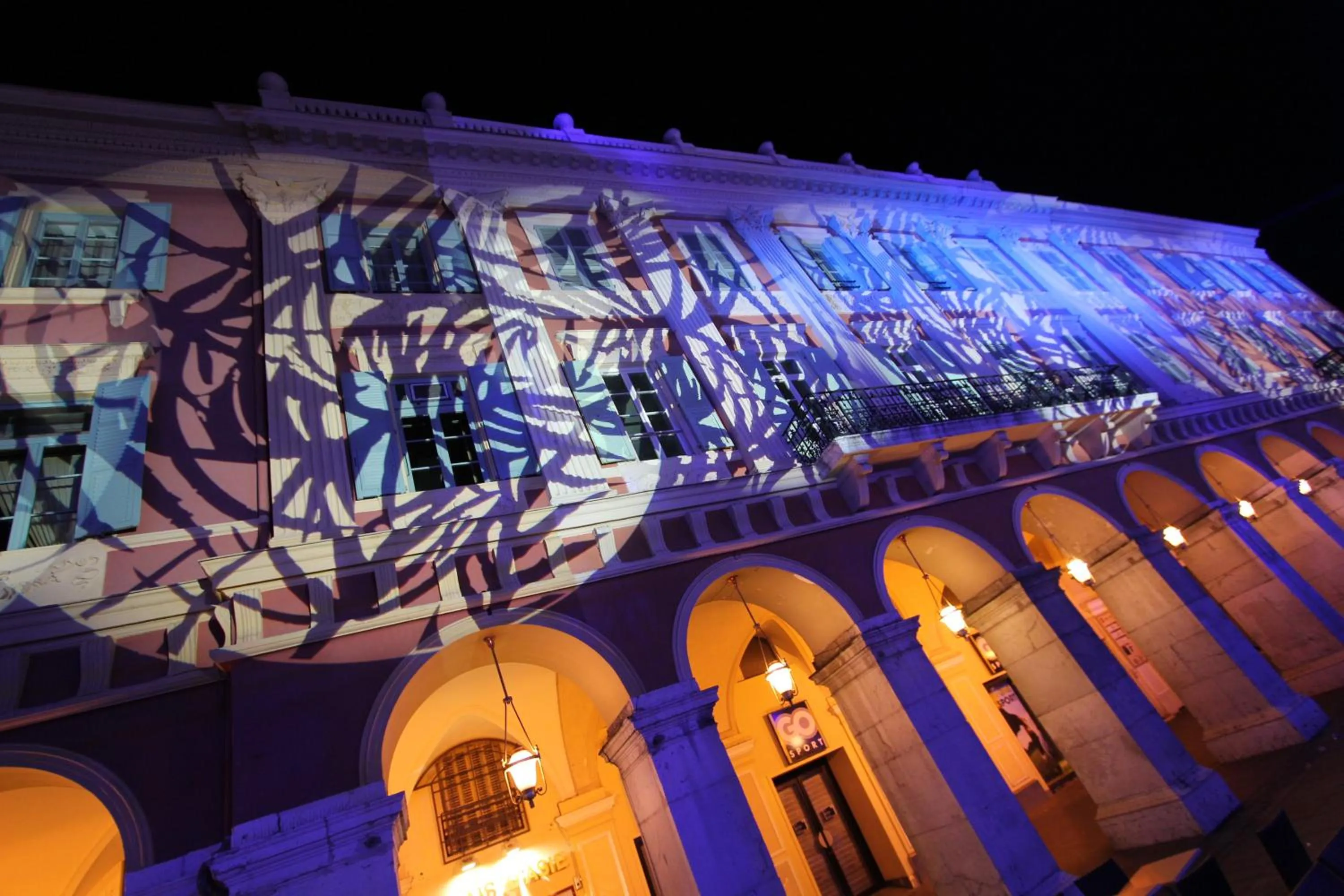 Facade/entrance in Nice Massena