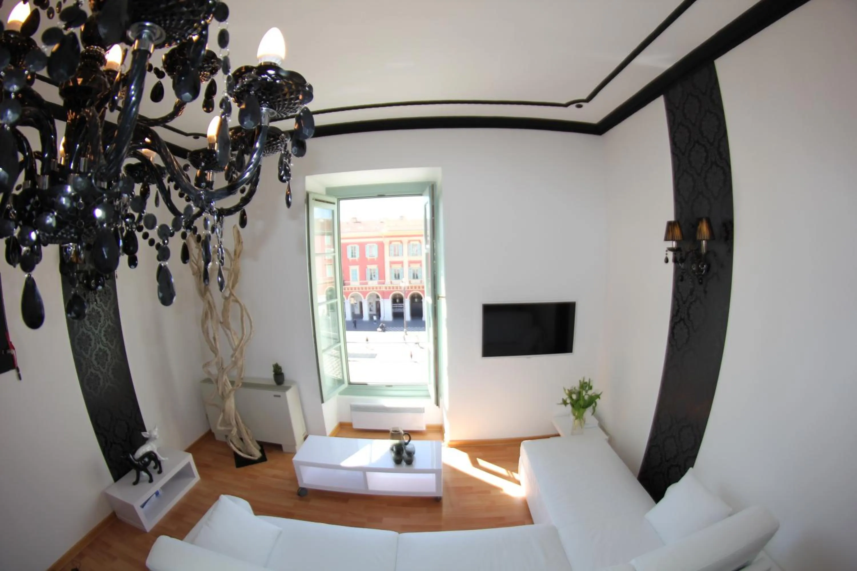 Facade/entrance in Nice Massena