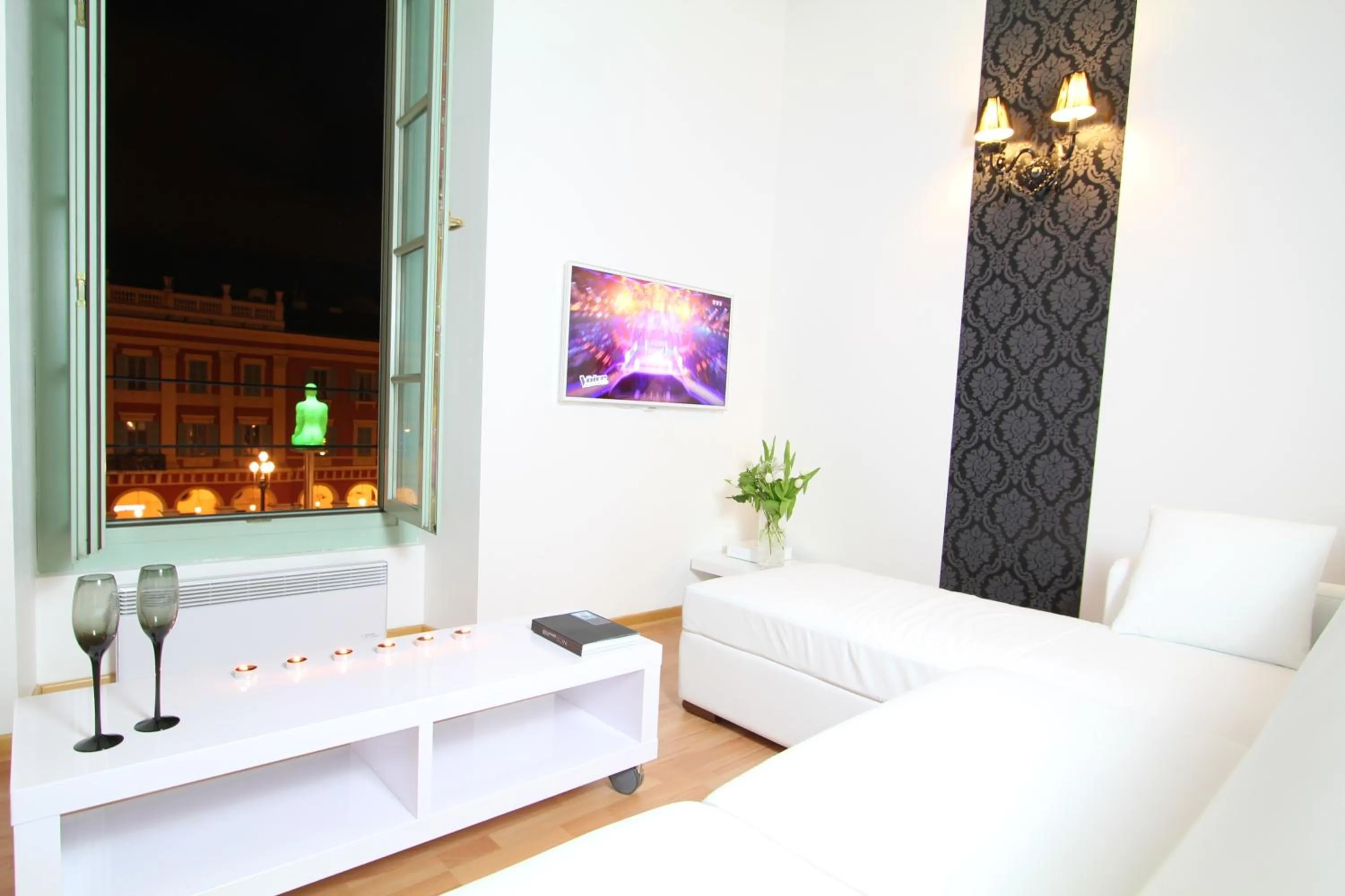 Family in Nice Massena