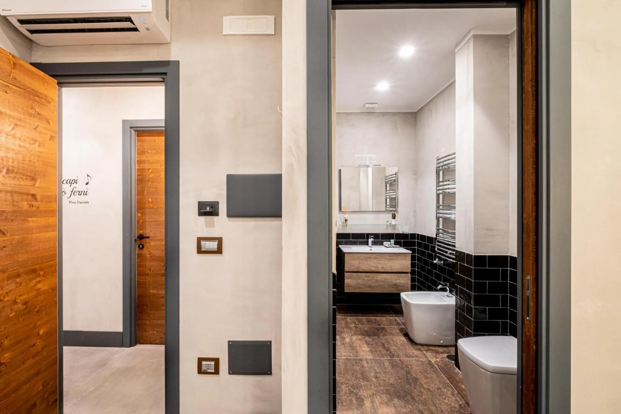 Bathroom in casajammone naples b&b