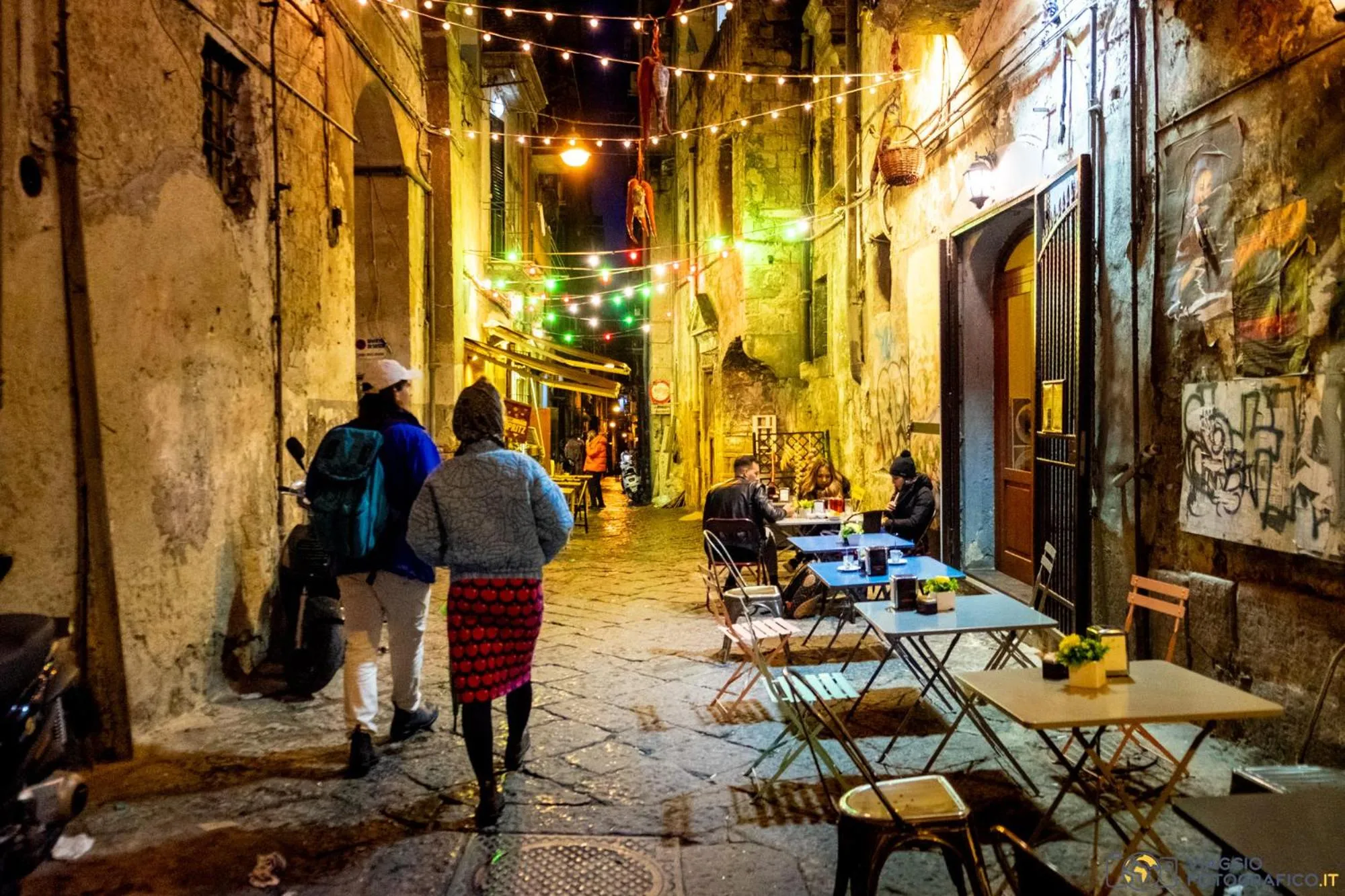 People in casajammone naples b&b