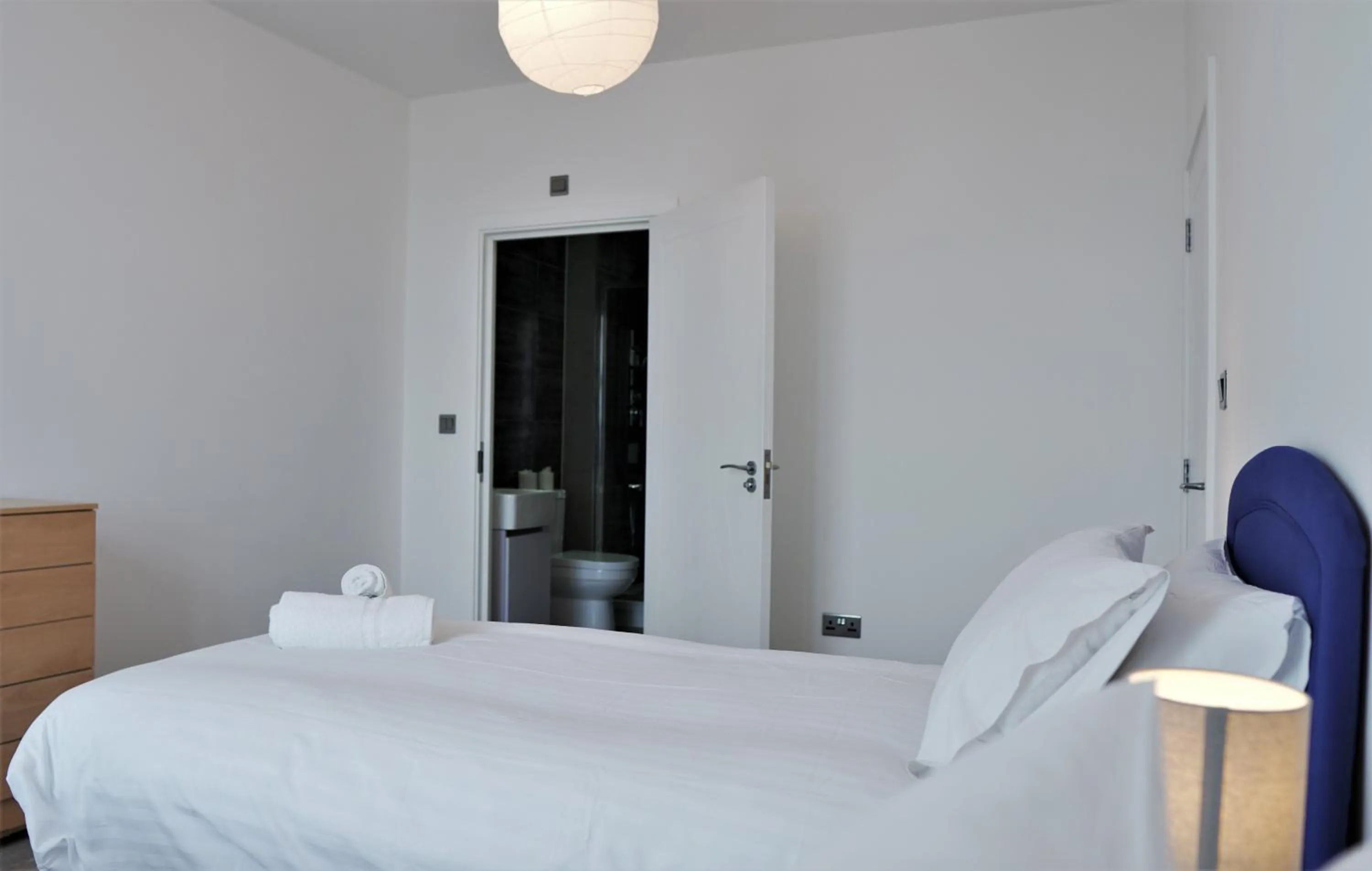 Bed in Sapphire House Apartments