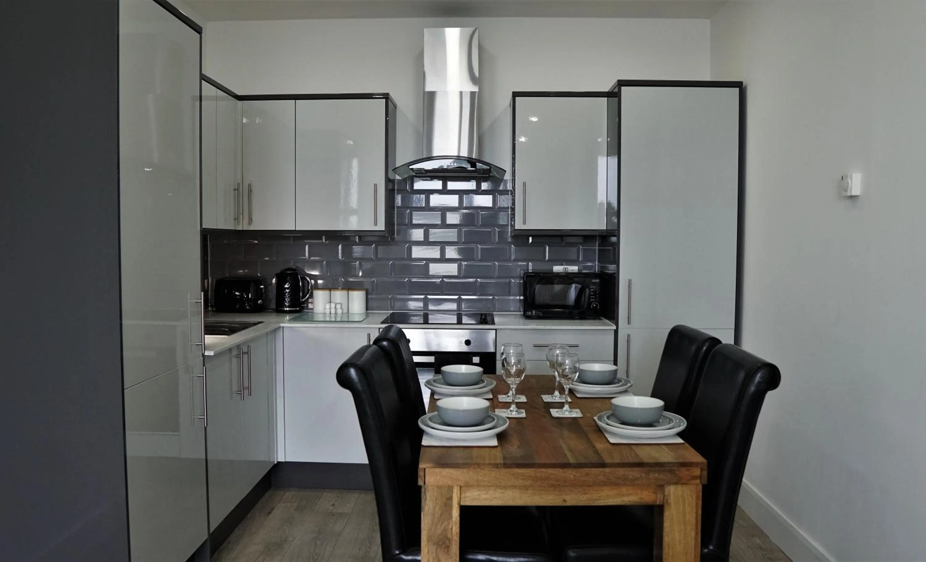 Dining area in Sapphire House Apartments