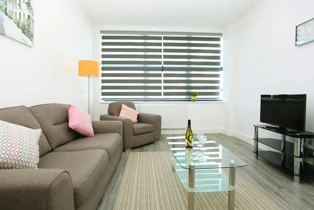 TV and multimedia in Sapphire House Apartments