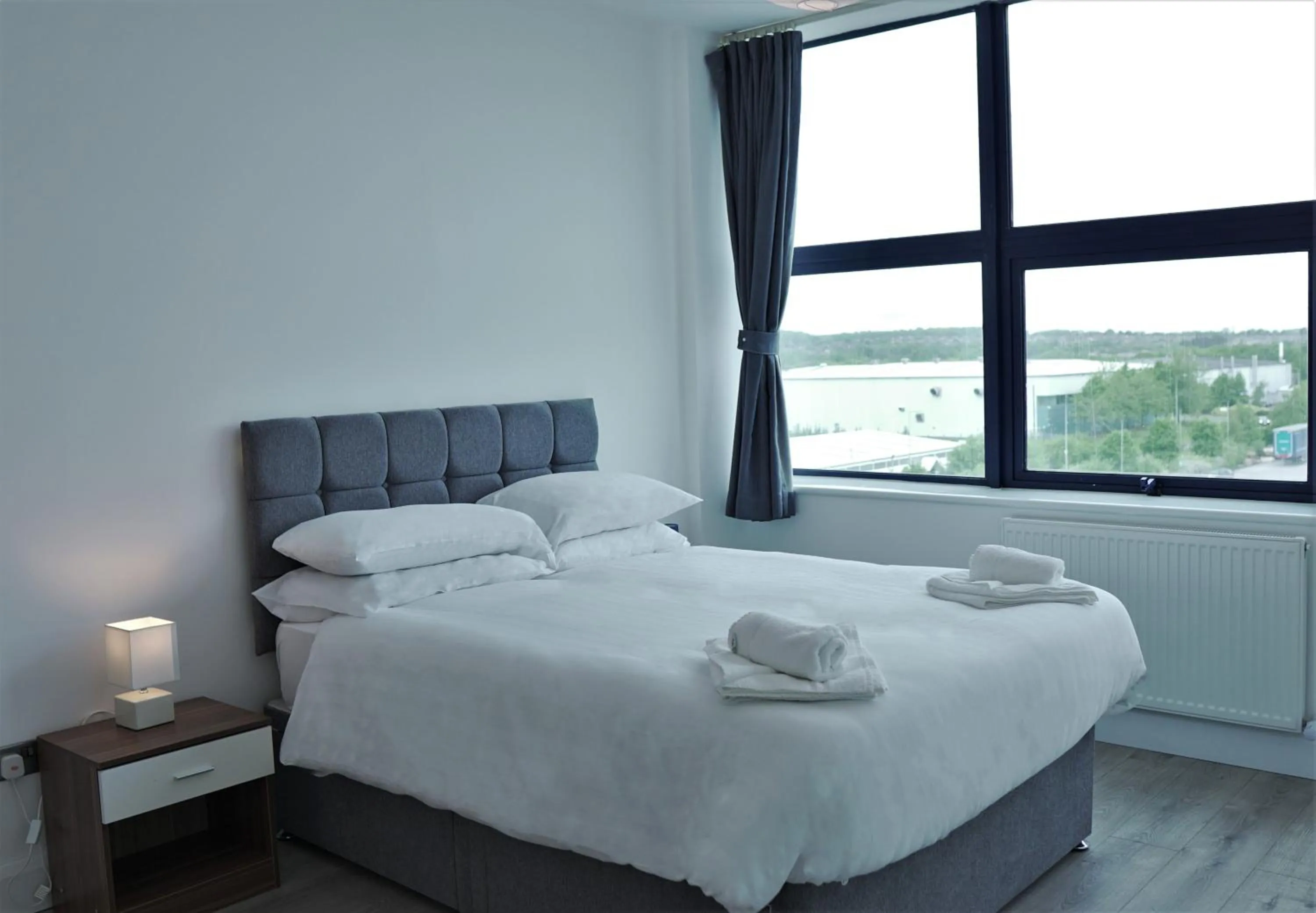 Bed in Sapphire House Apartments