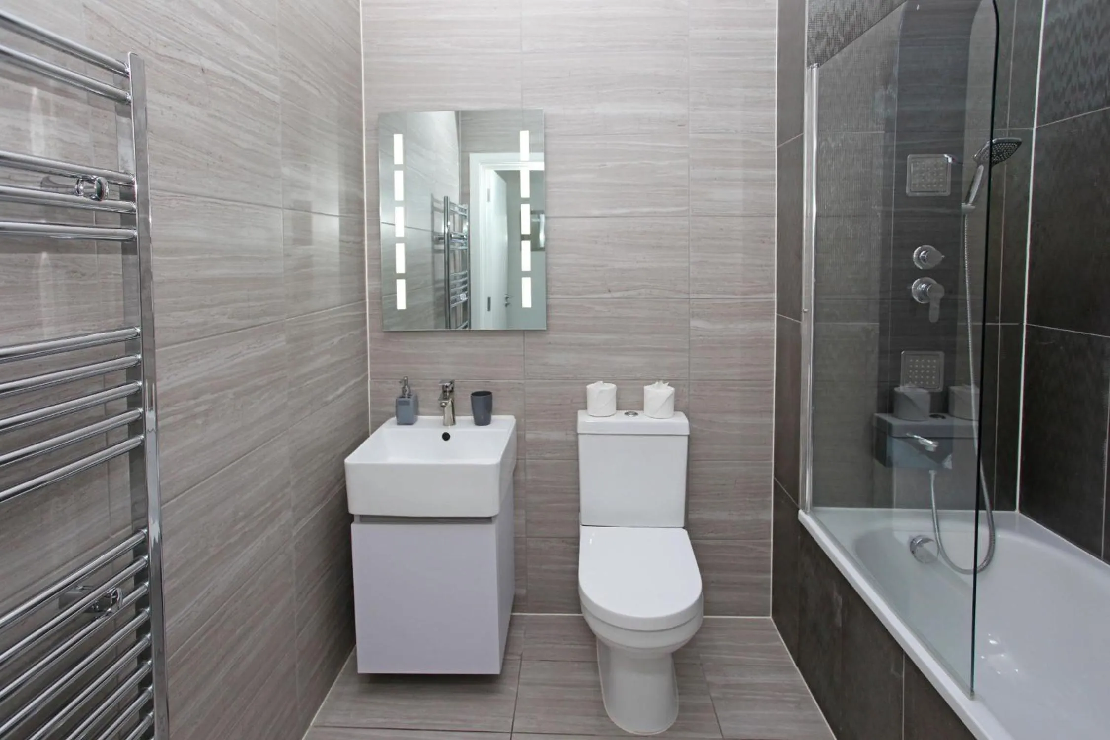 Shower in Sapphire House Apartments