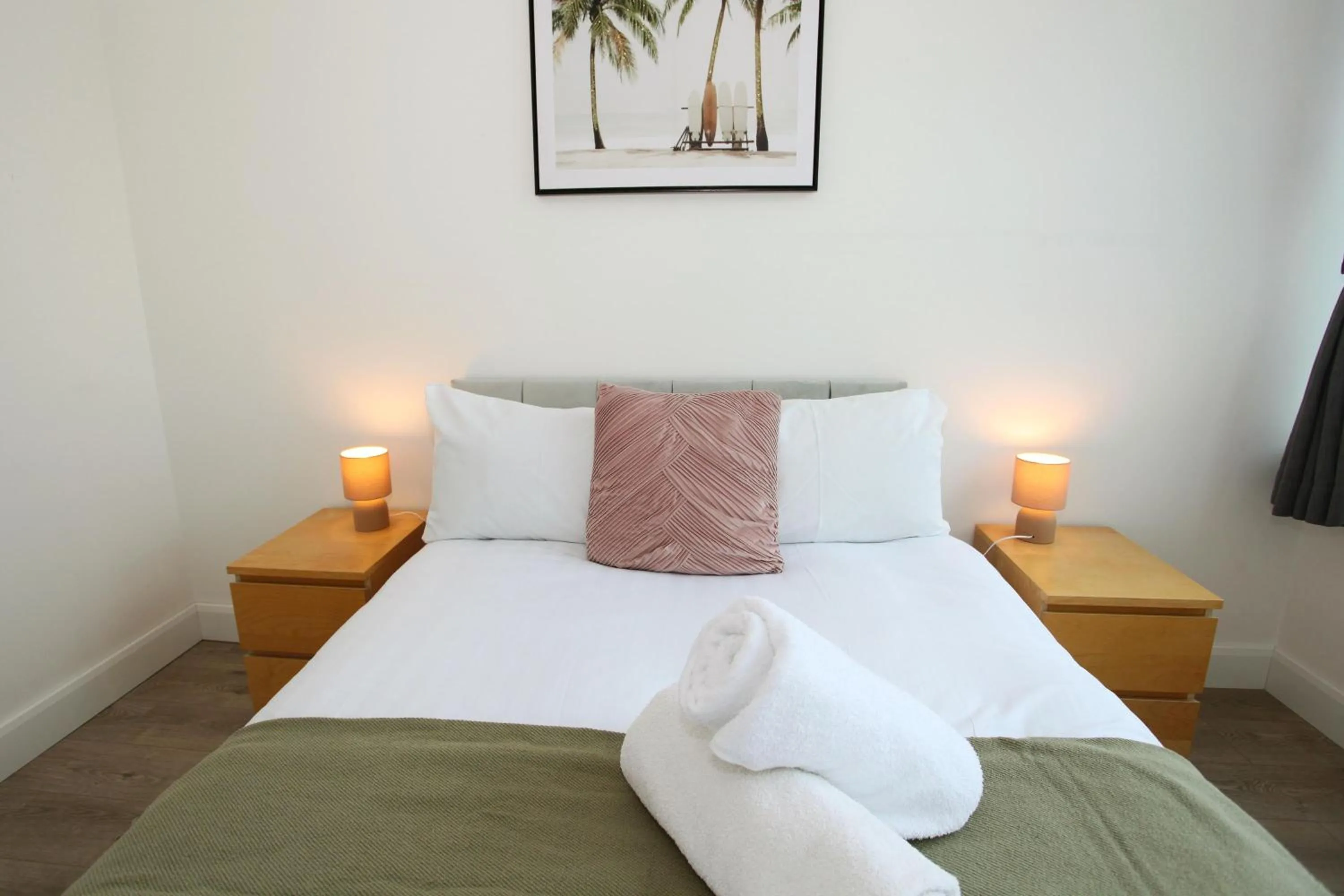 Bed in Sapphire House Apartments