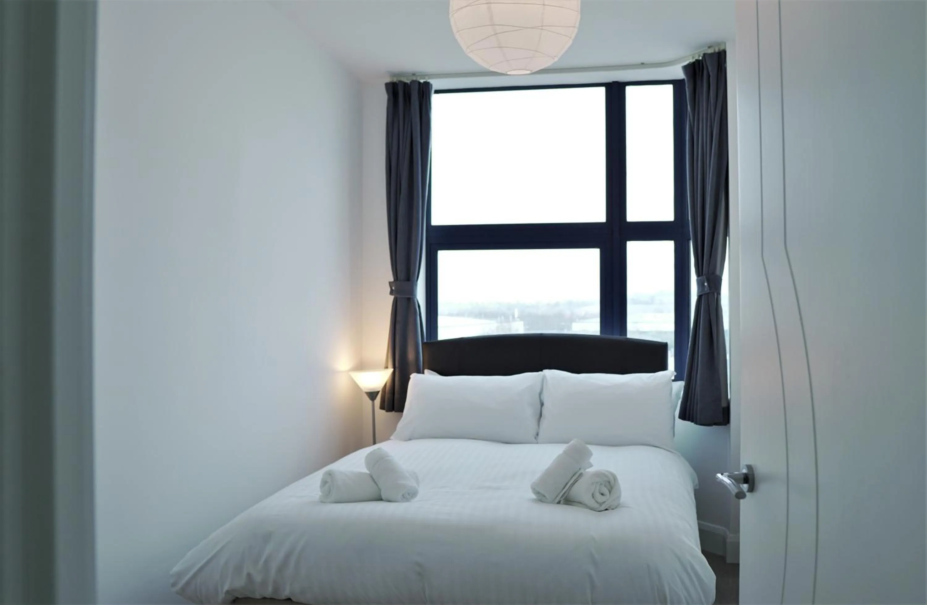 Bed in Sapphire House Apartments