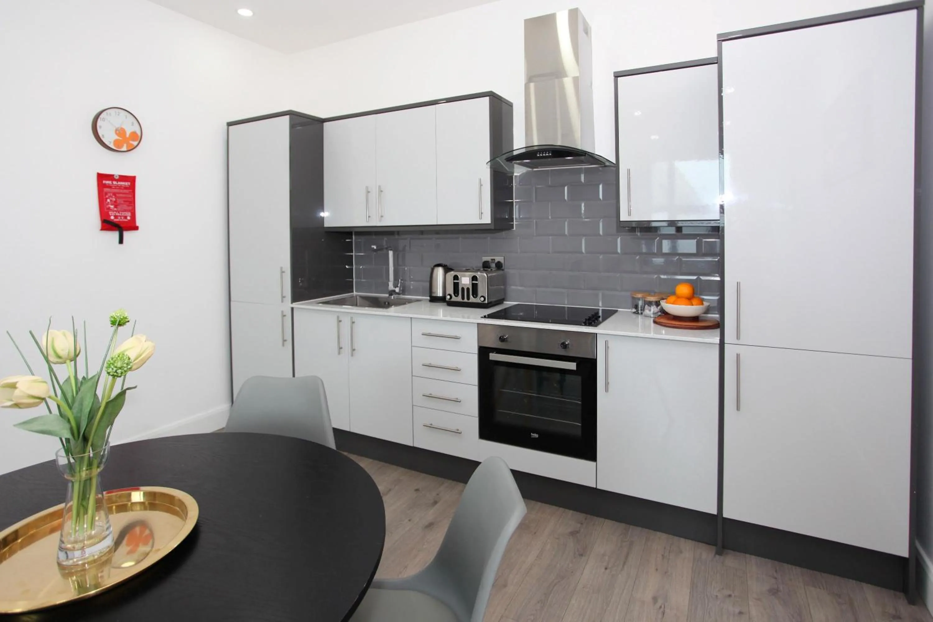 oven in Sapphire House Apartments