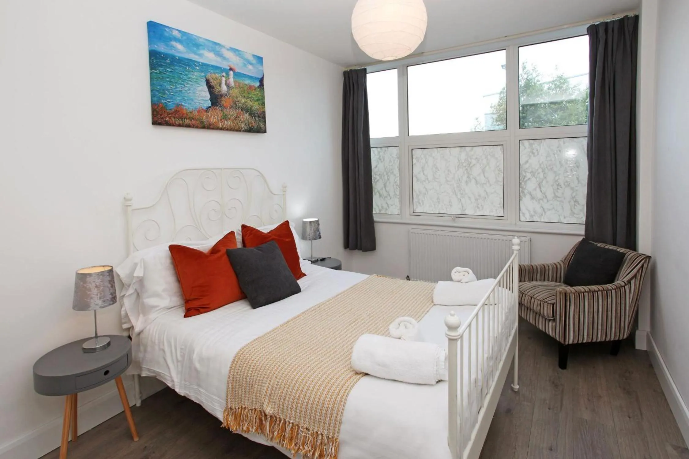 Bed in Sapphire House Apartments