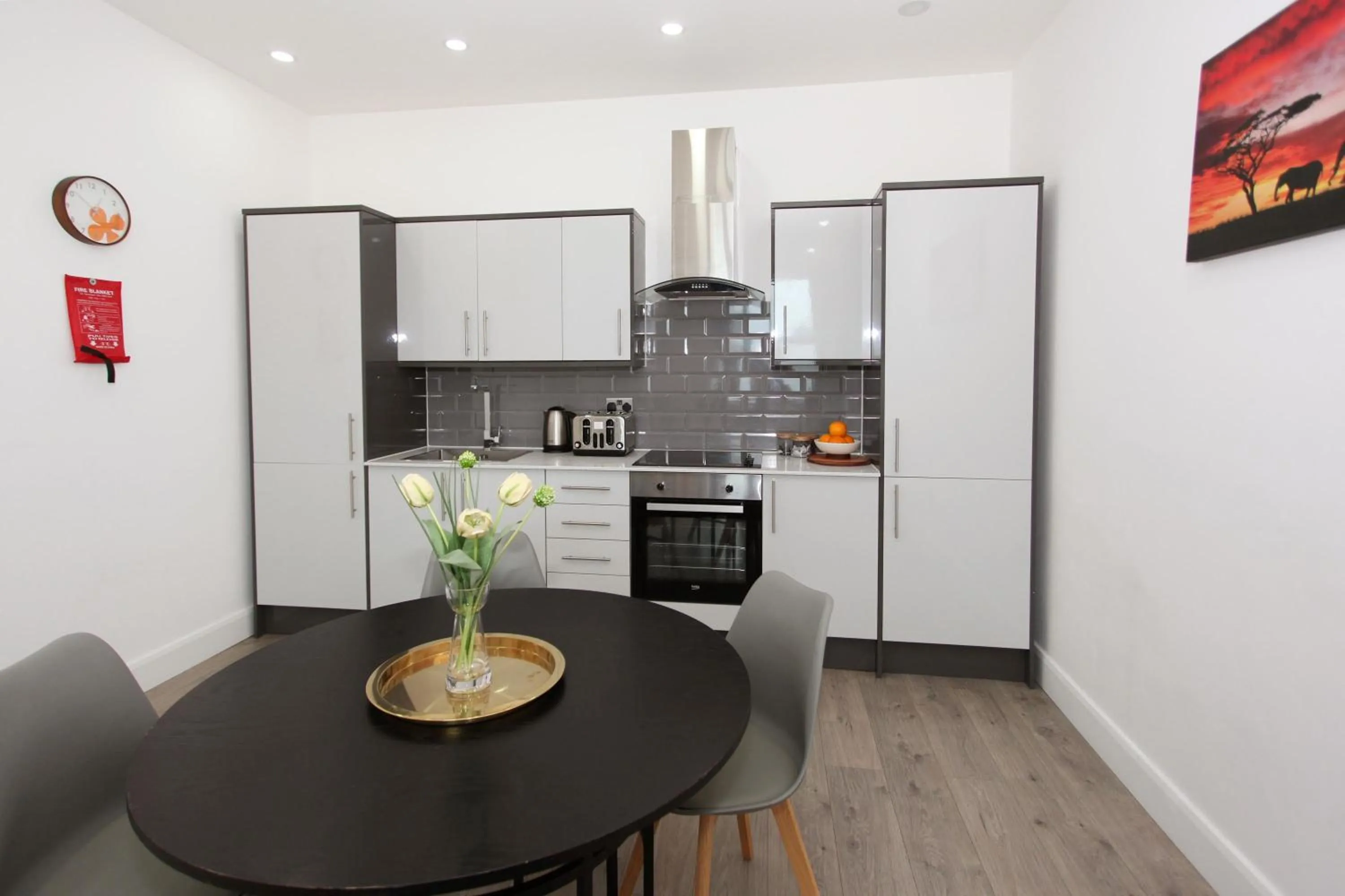 Dining area in Sapphire House Apartments