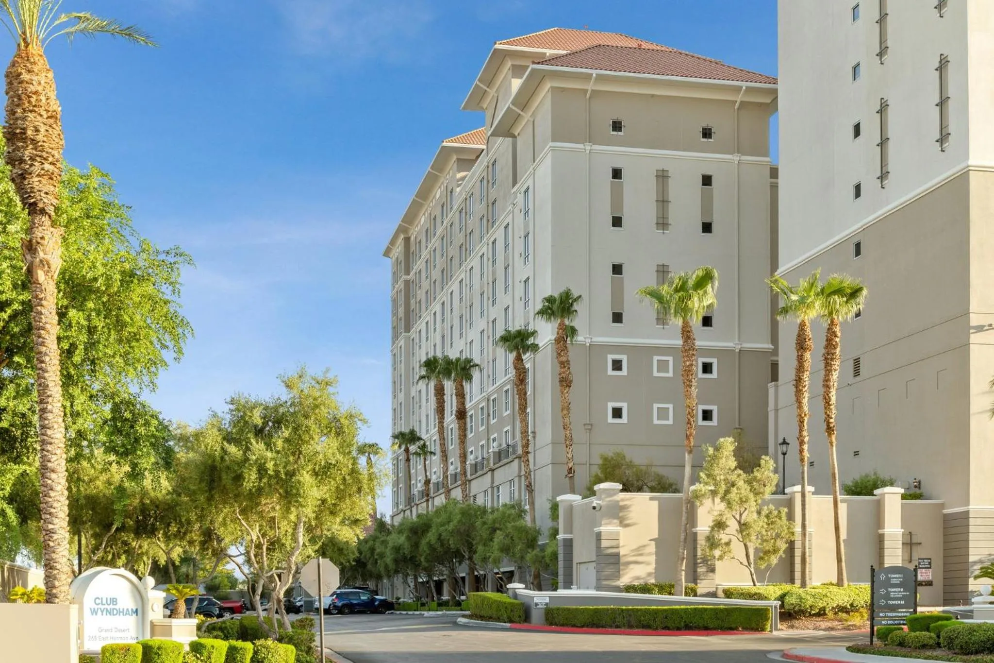 Property building in Club Wyndham Grand Desert