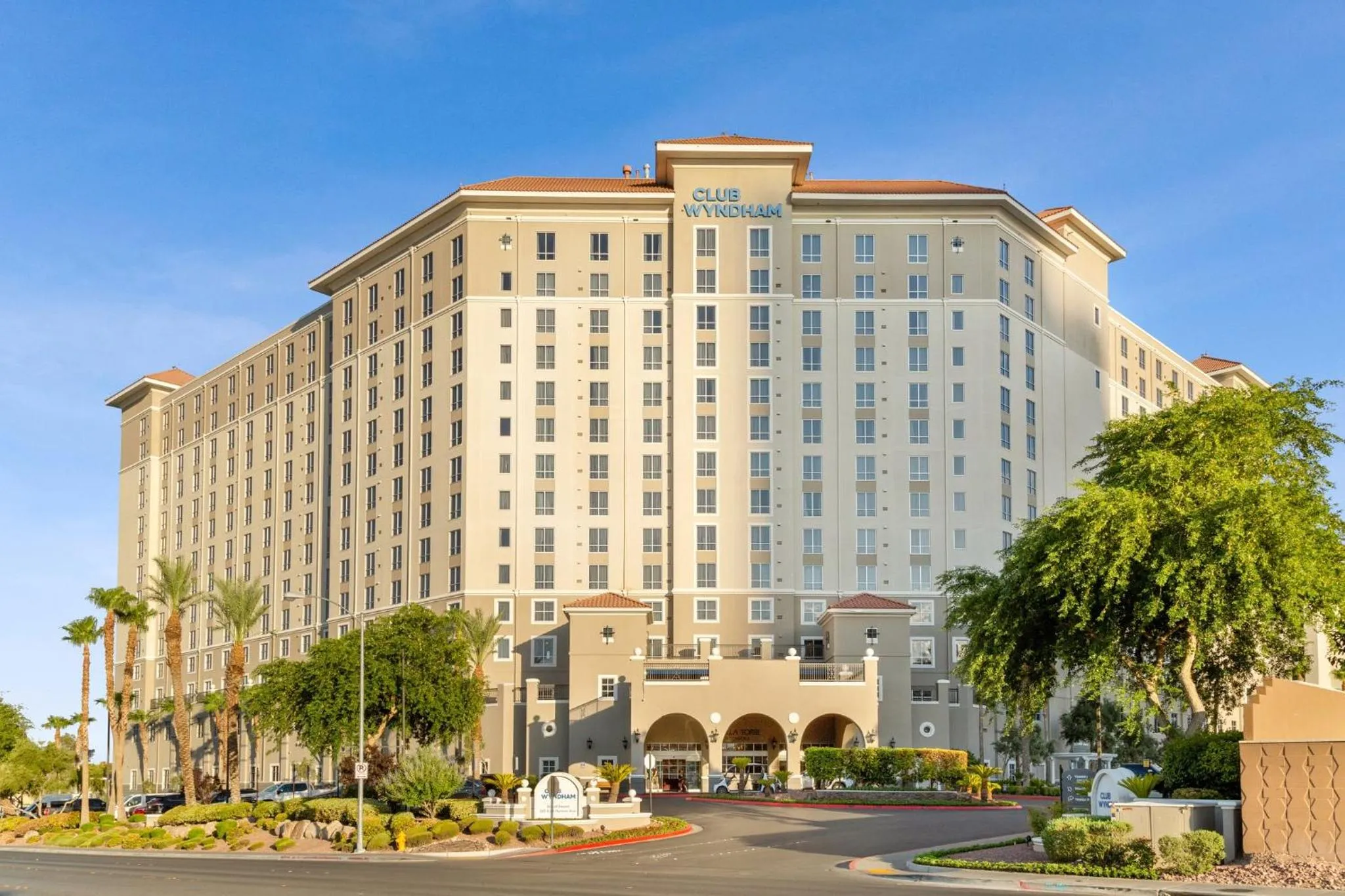 Property building in Club Wyndham Grand Desert