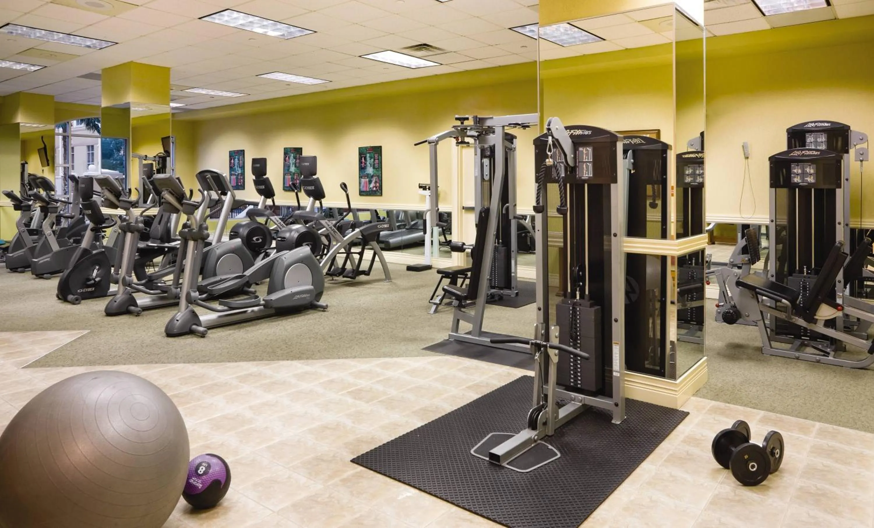 Fitness centre/facilities in Club Wyndham Grand Desert