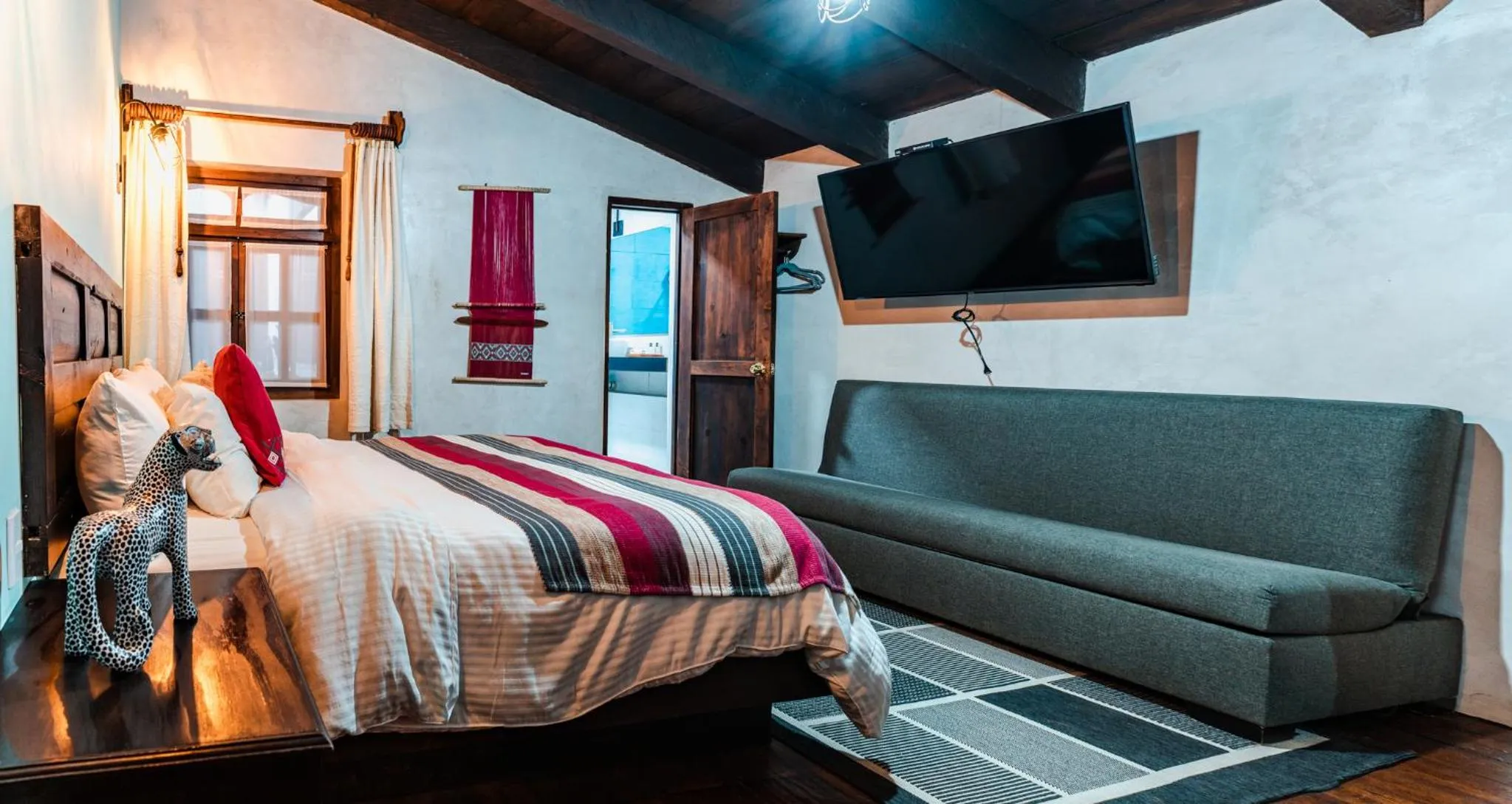 TV and multimedia, Bed in Yox Hotel Boutique