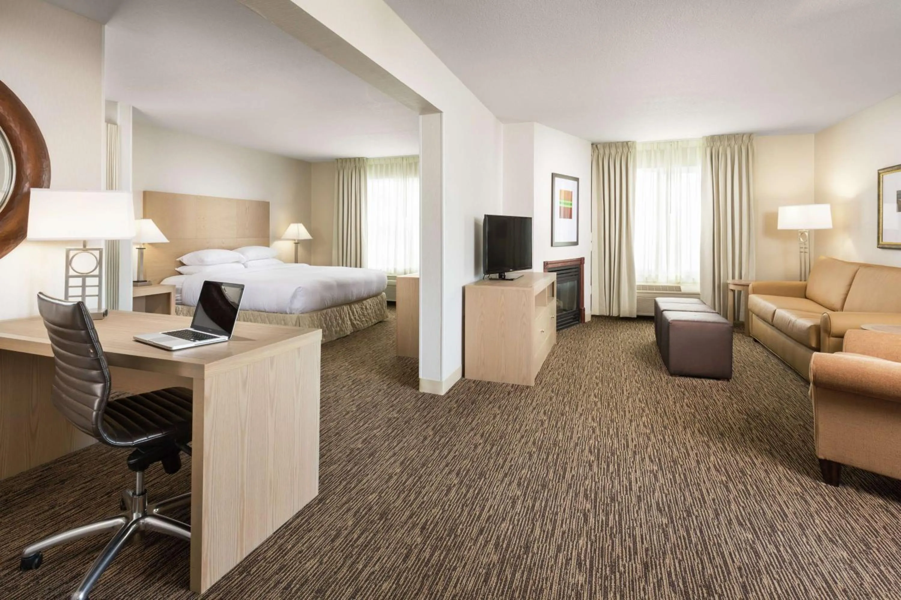 Bedroom, Bed in DoubleTree by Hilton Portland Tigard
