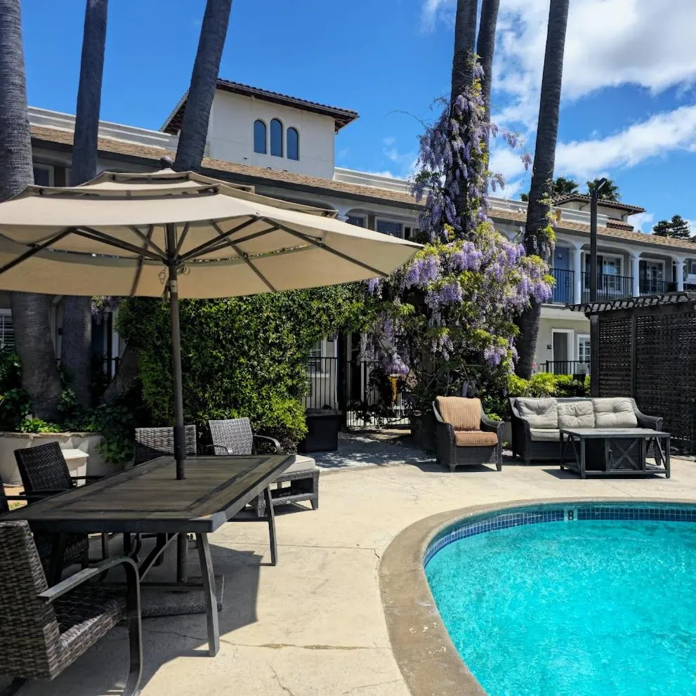 Property building in Bay Front Inn