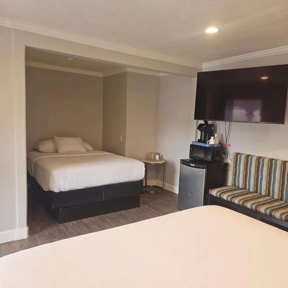 Bed in Bay Front Inn