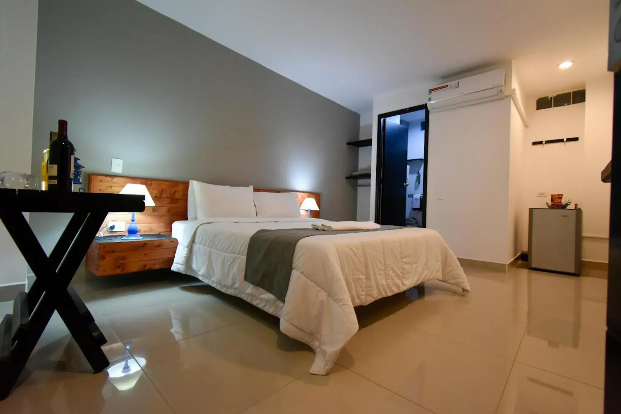 Standard Double Room in Hotel Tik Medellin Standard Double Room in Hotel Tik Medellin