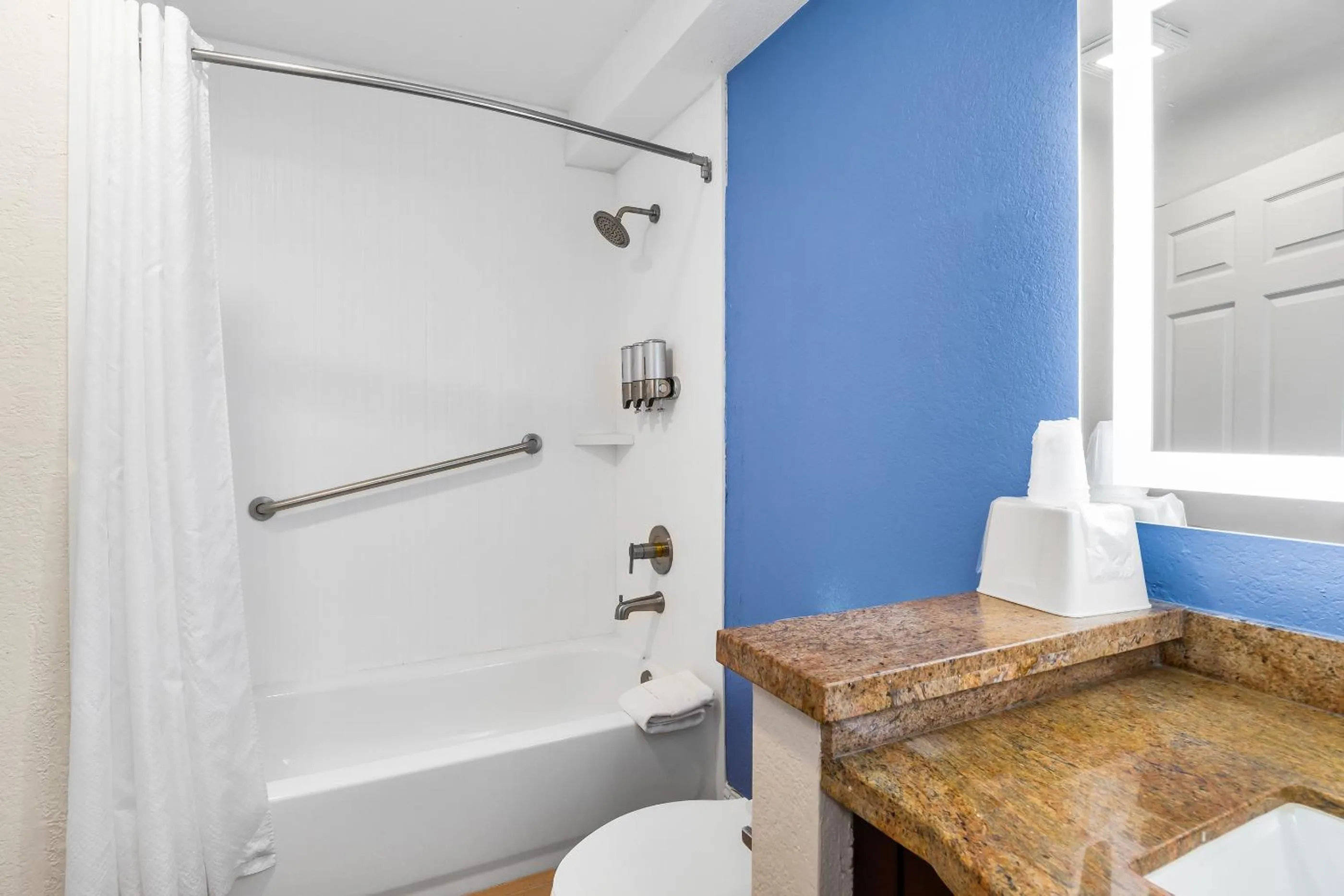 Bath in Hotel Solares